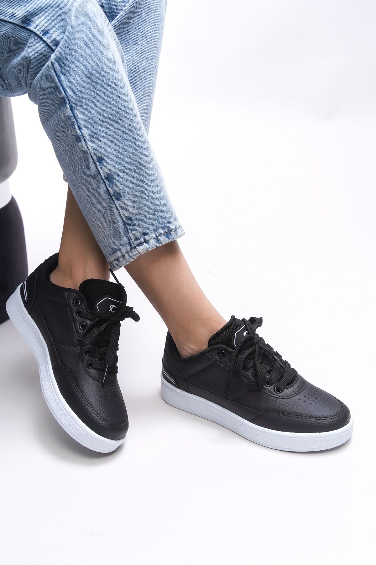 Ghiogluah Unicaker Sneaker