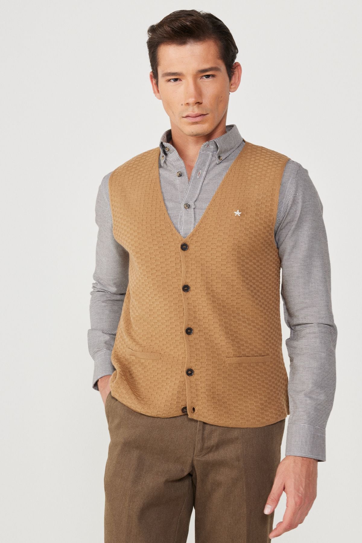 Men's mink standard fit Normal cut V -neck knitwear vest