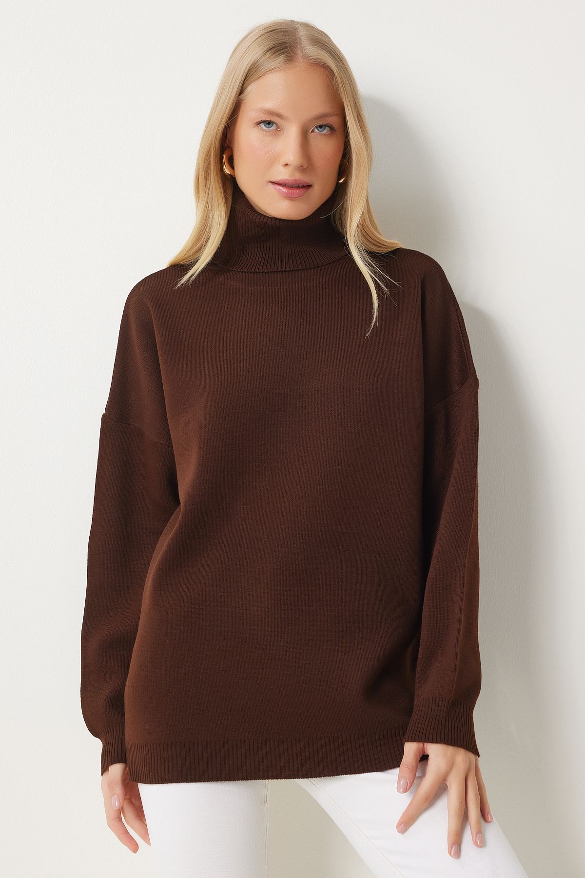 Female brown fisherman collar overlooking knitwear sweater BV00084