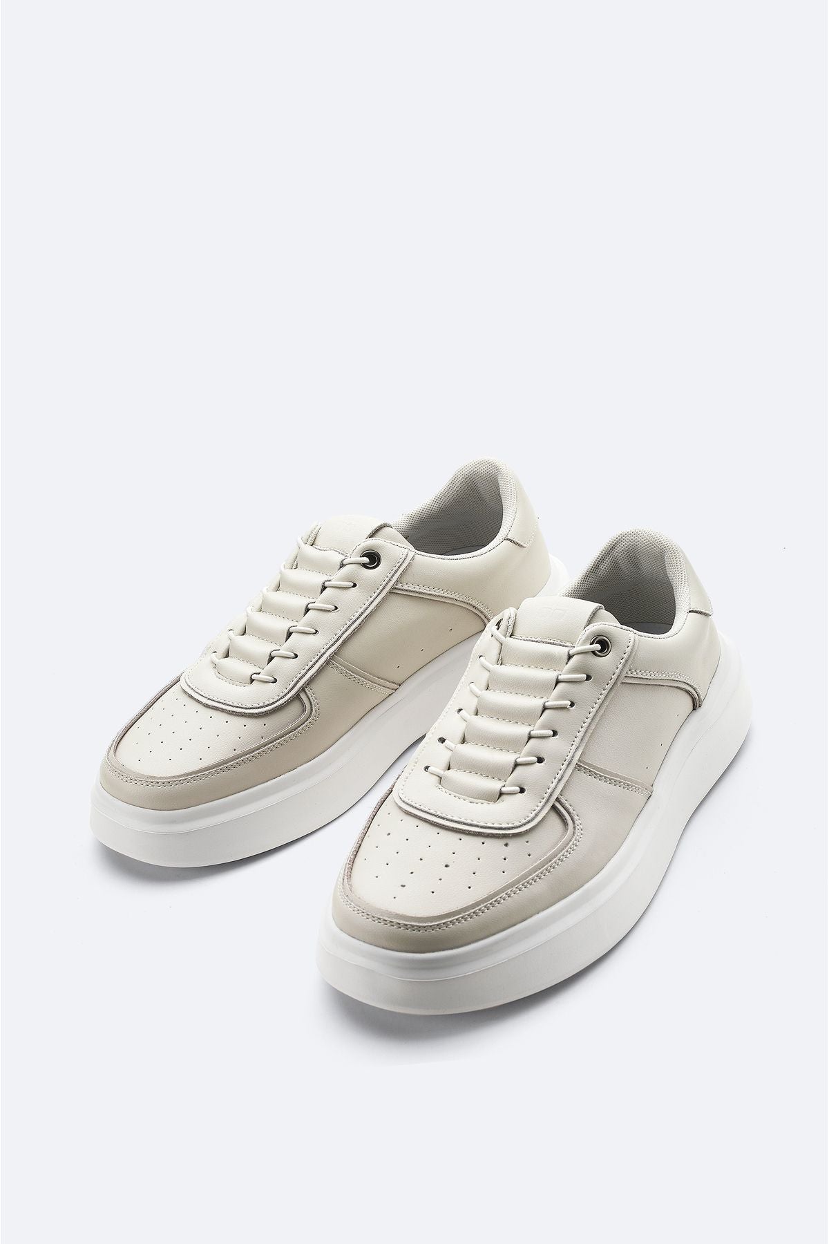 Men's white sneakers a42y8013