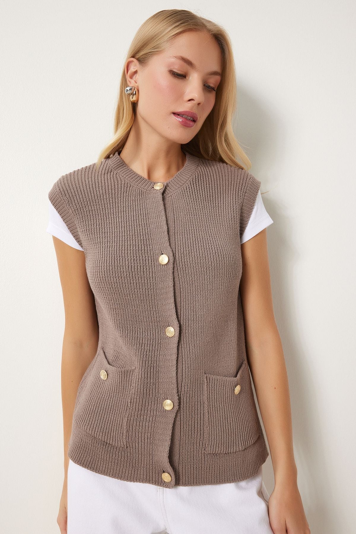 Female mink with stylish buttoned pocket knitwear vest US00948