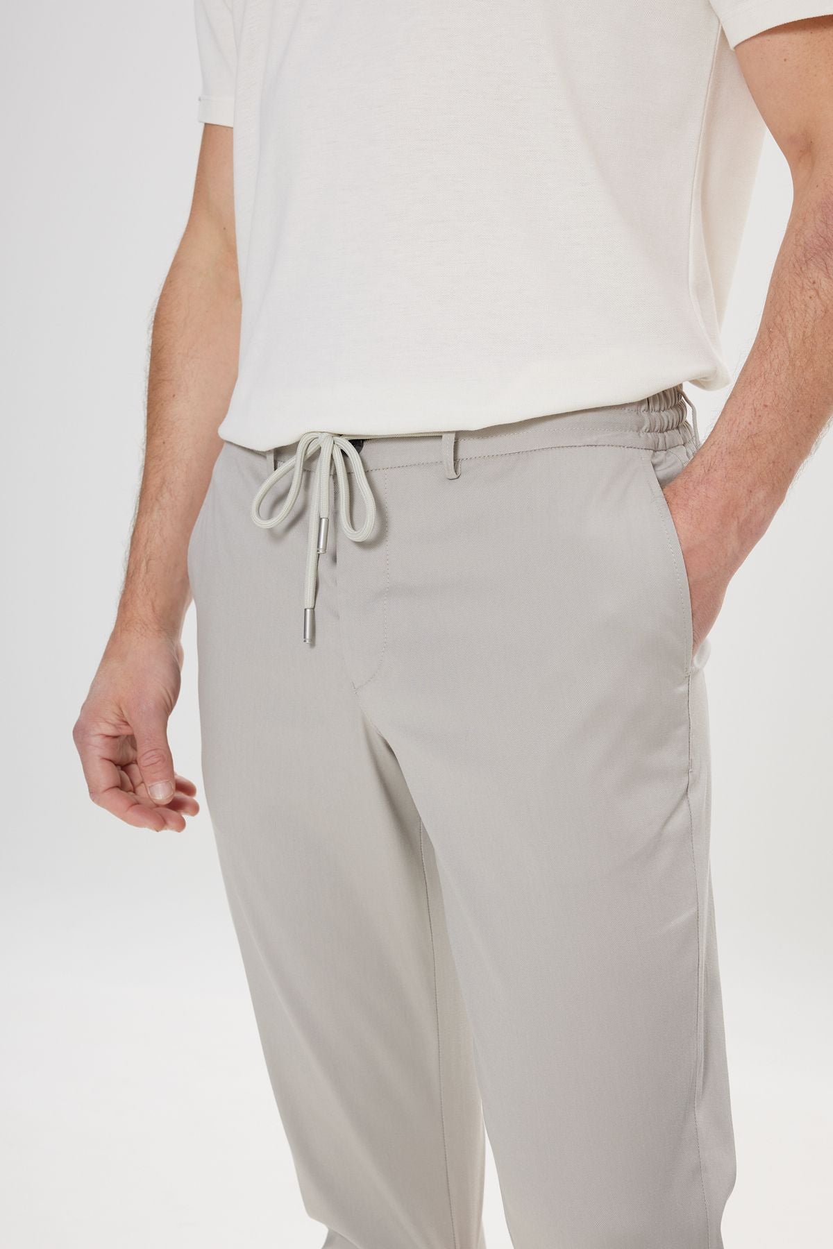 Men's light gray comfort fit comfortable cutting side pocket patterned waist waist pants
