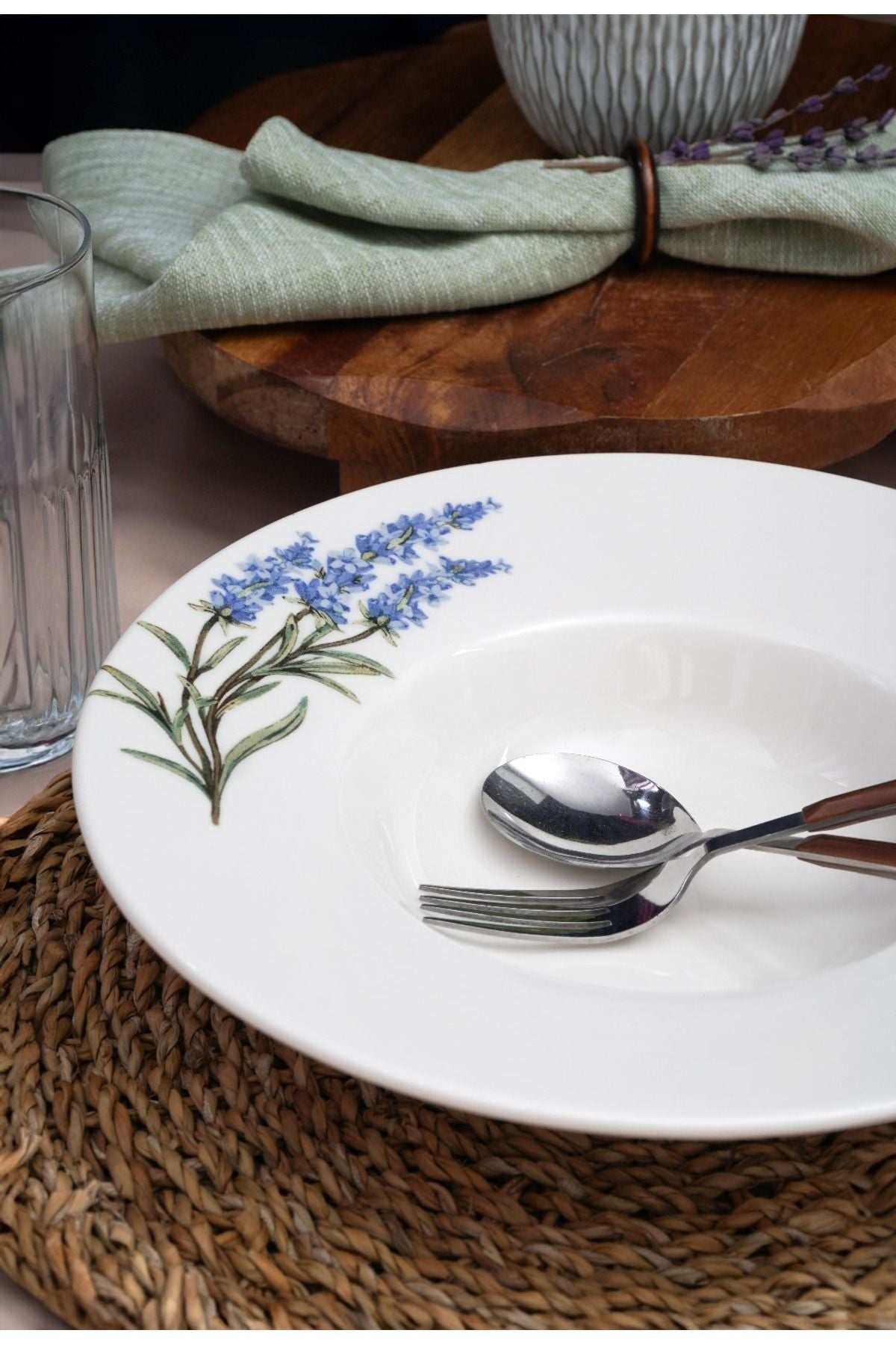 Lavender 28cm porcelain pasta plate