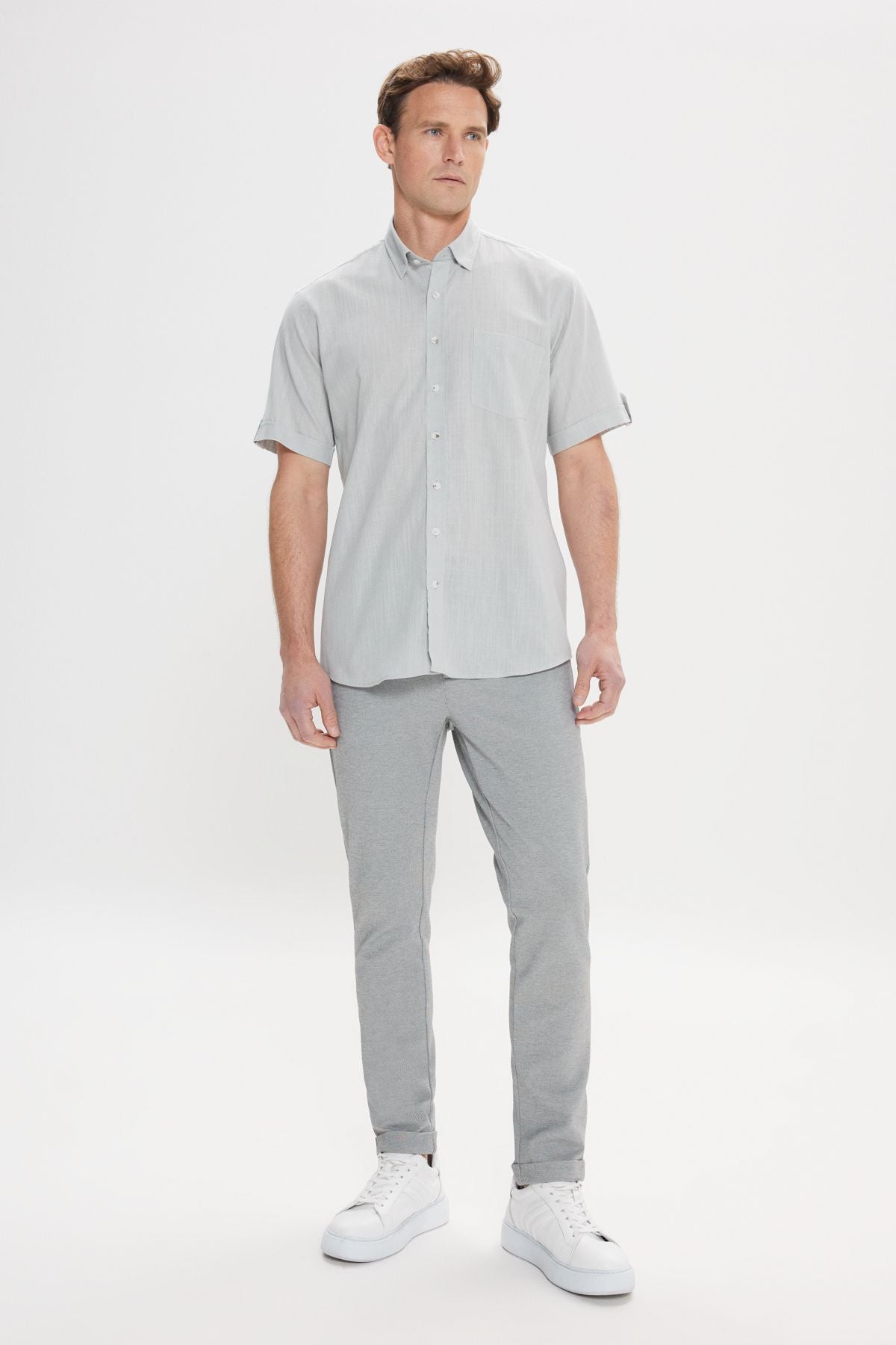 Men's gray comfort fit comfortable cut hidden buttoned collar linen looking 100 %cotton pennant shirt