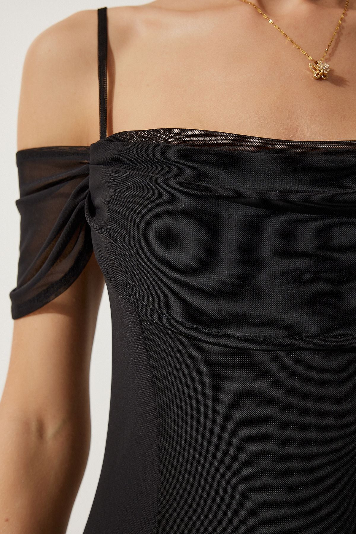 Female Black Hanger Degage Collar Chiffon Dress UB00265