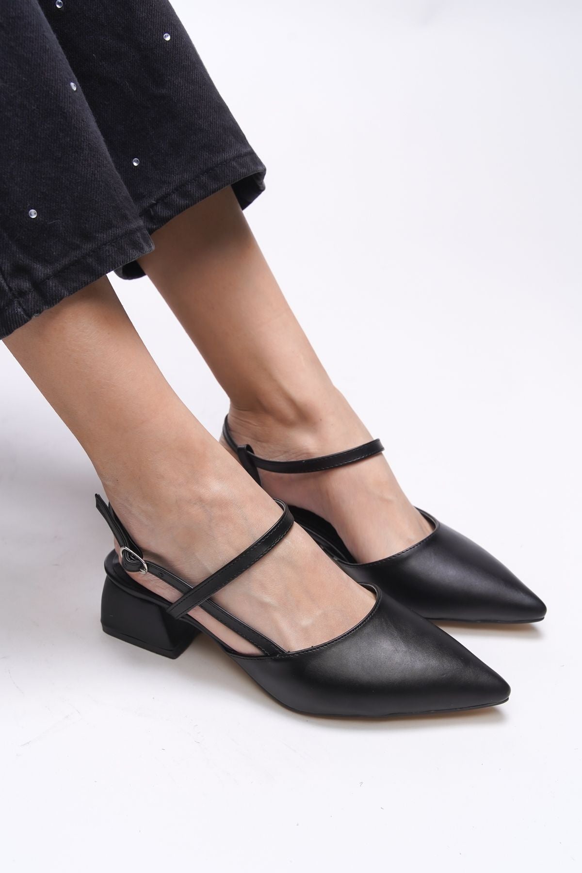 RELTHAELA WOMEN'S HEEP SHOES 0012021 BLACK SKIN