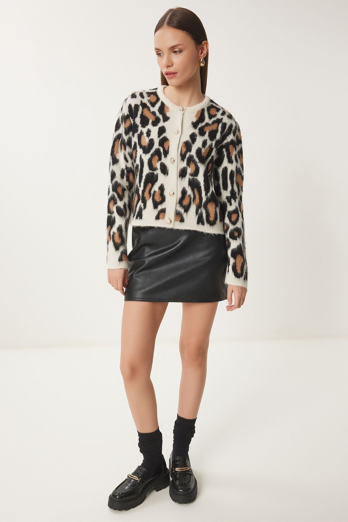 Women's Cream Black Leopard Patterned Short Beard Cardigan KB00040
