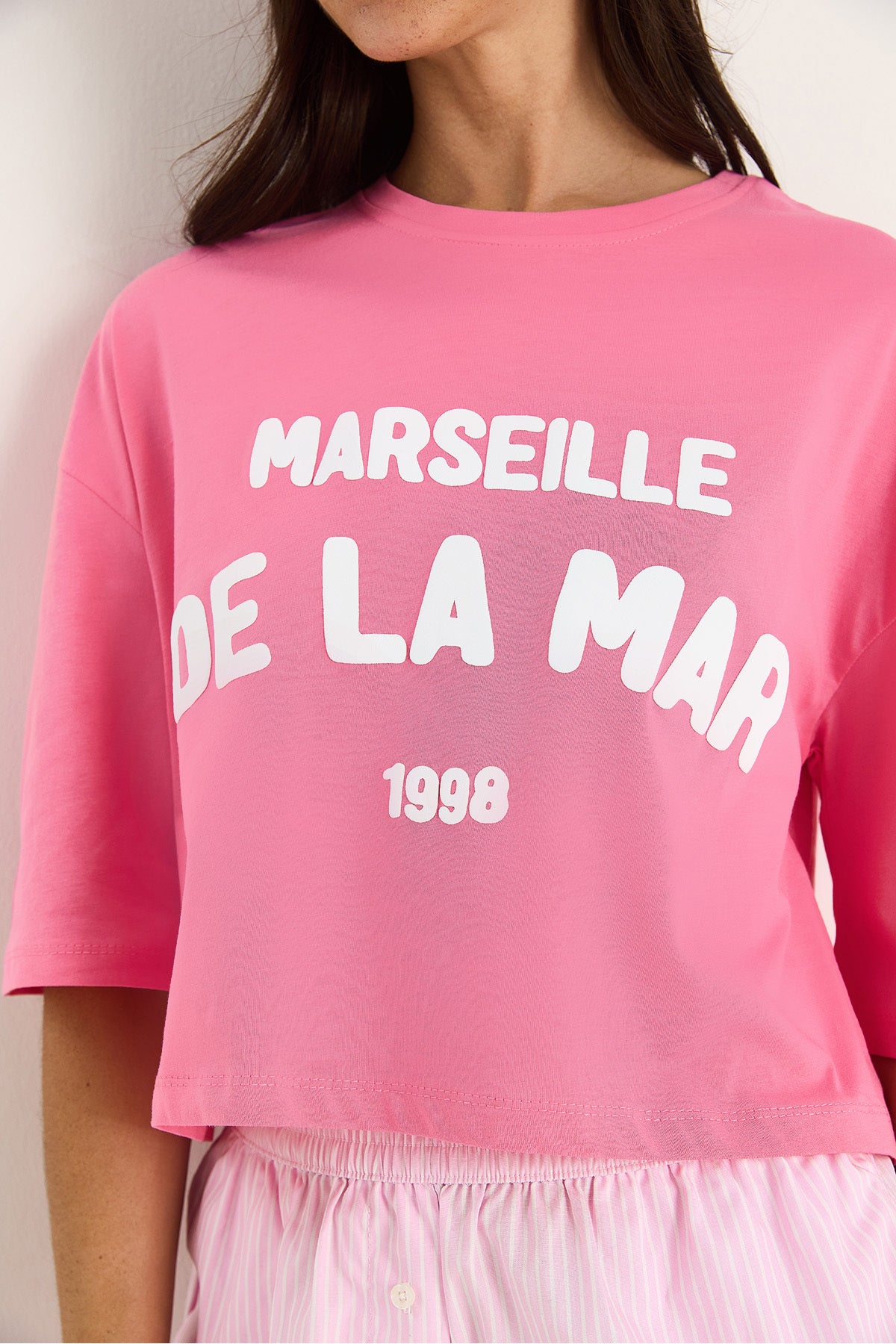 Kadın Yazı Baskılı Bisiklet Yaka %100 Pamuklu Crop T-Shirt 6705 60283450