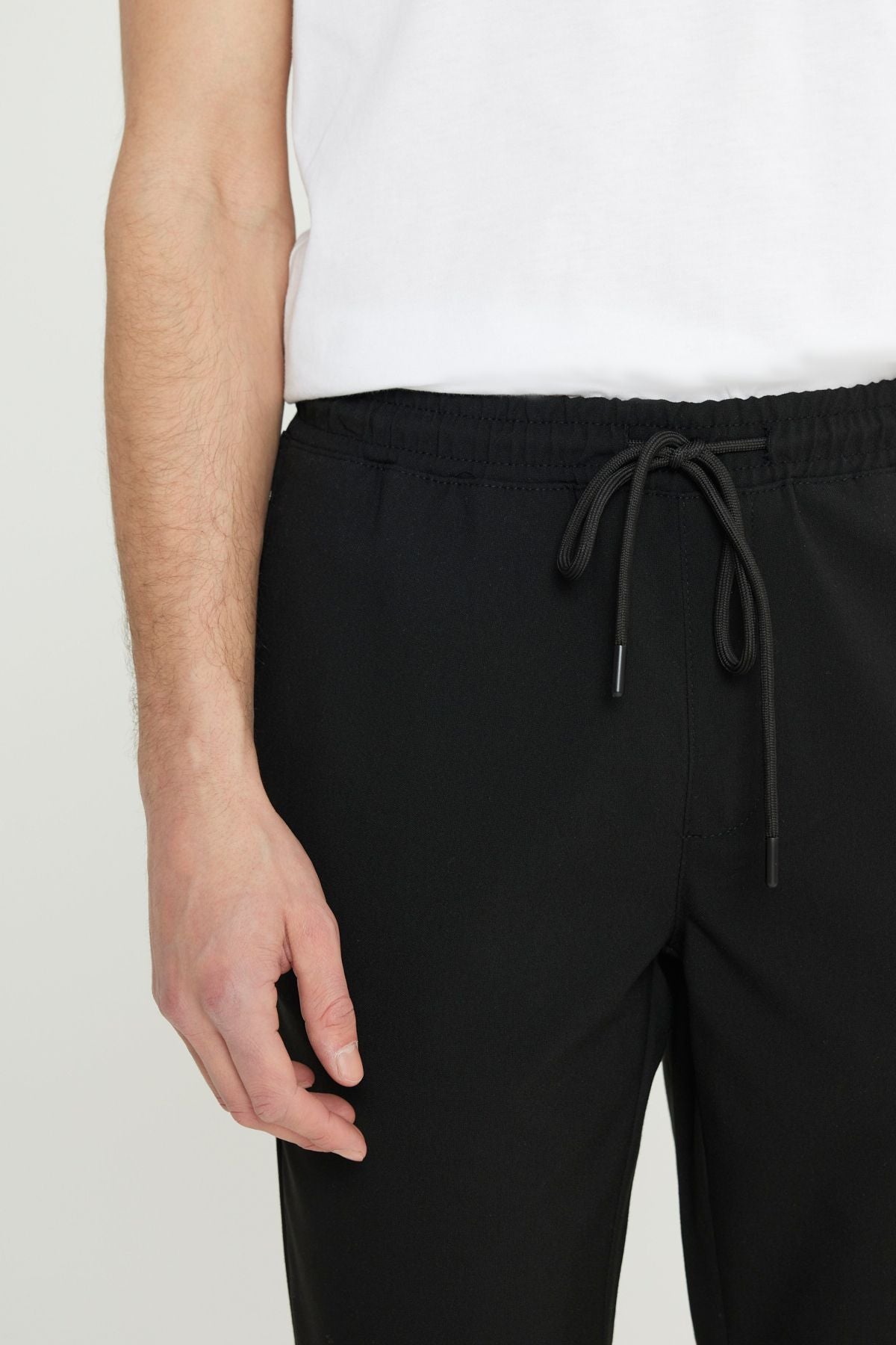 Men's black slim fit comfortable cutting waist tied side pocket jogger pants