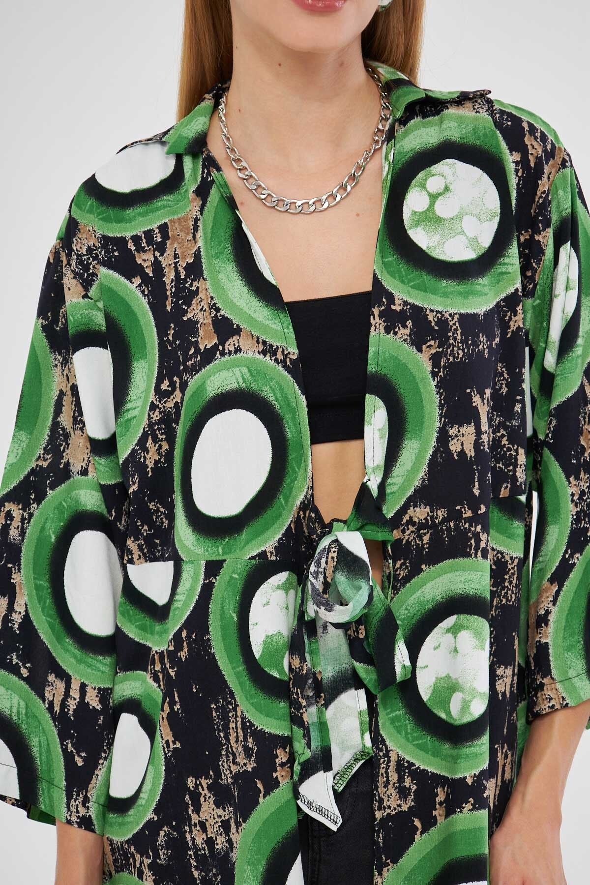 Female Peanut Green Patterned front-binding kimono shirt ARM-24Y001080