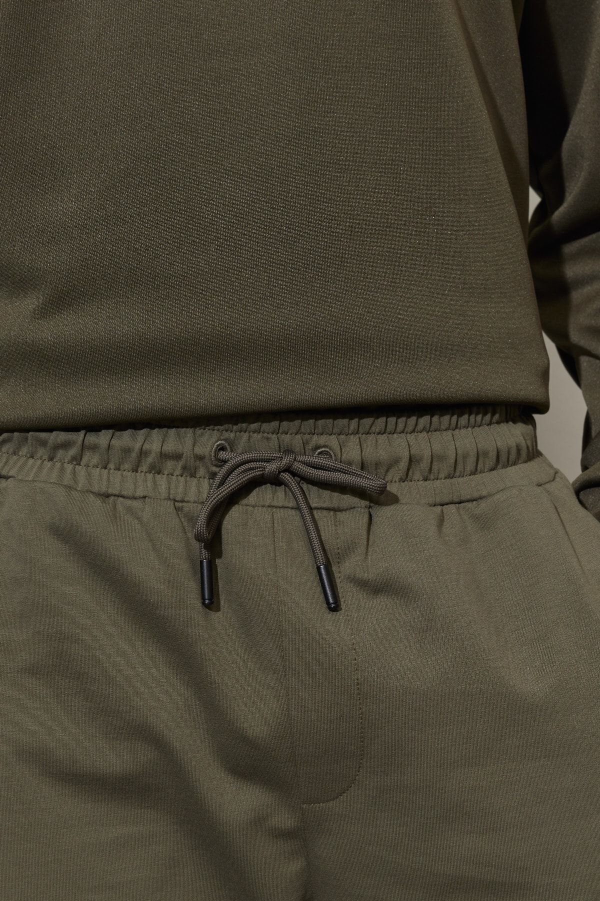 Men's Khaki Standard Fit Normal Cutting Cotton Pocket Knitting Shorts