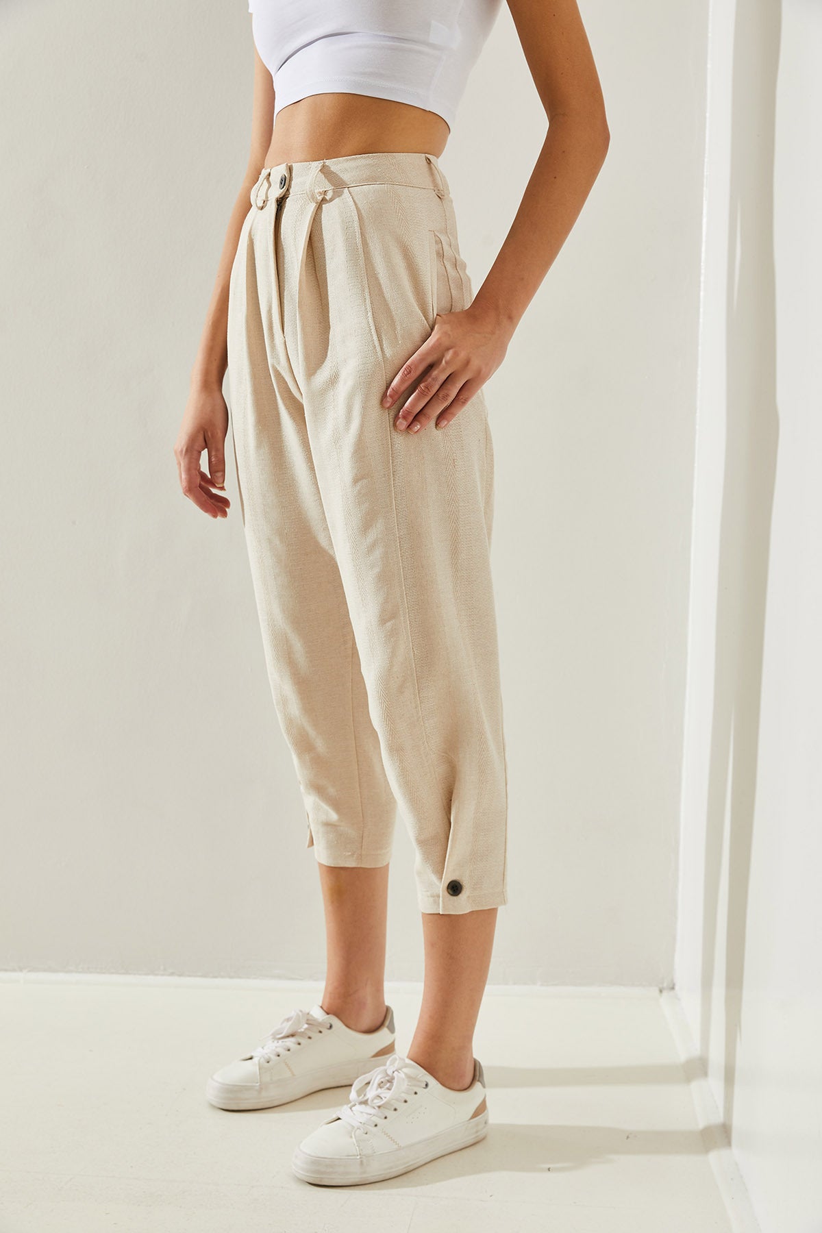 Women's Button Detailed Linen Textured Trousers 60251262