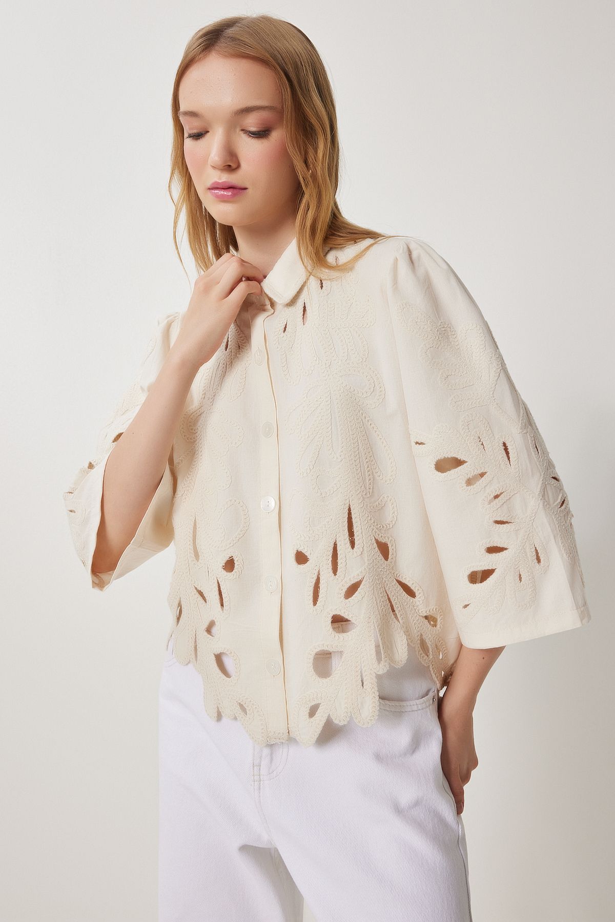 Women's Cream Out -Outluded Lace Embroidered Crop Poplin Shirt QS00010