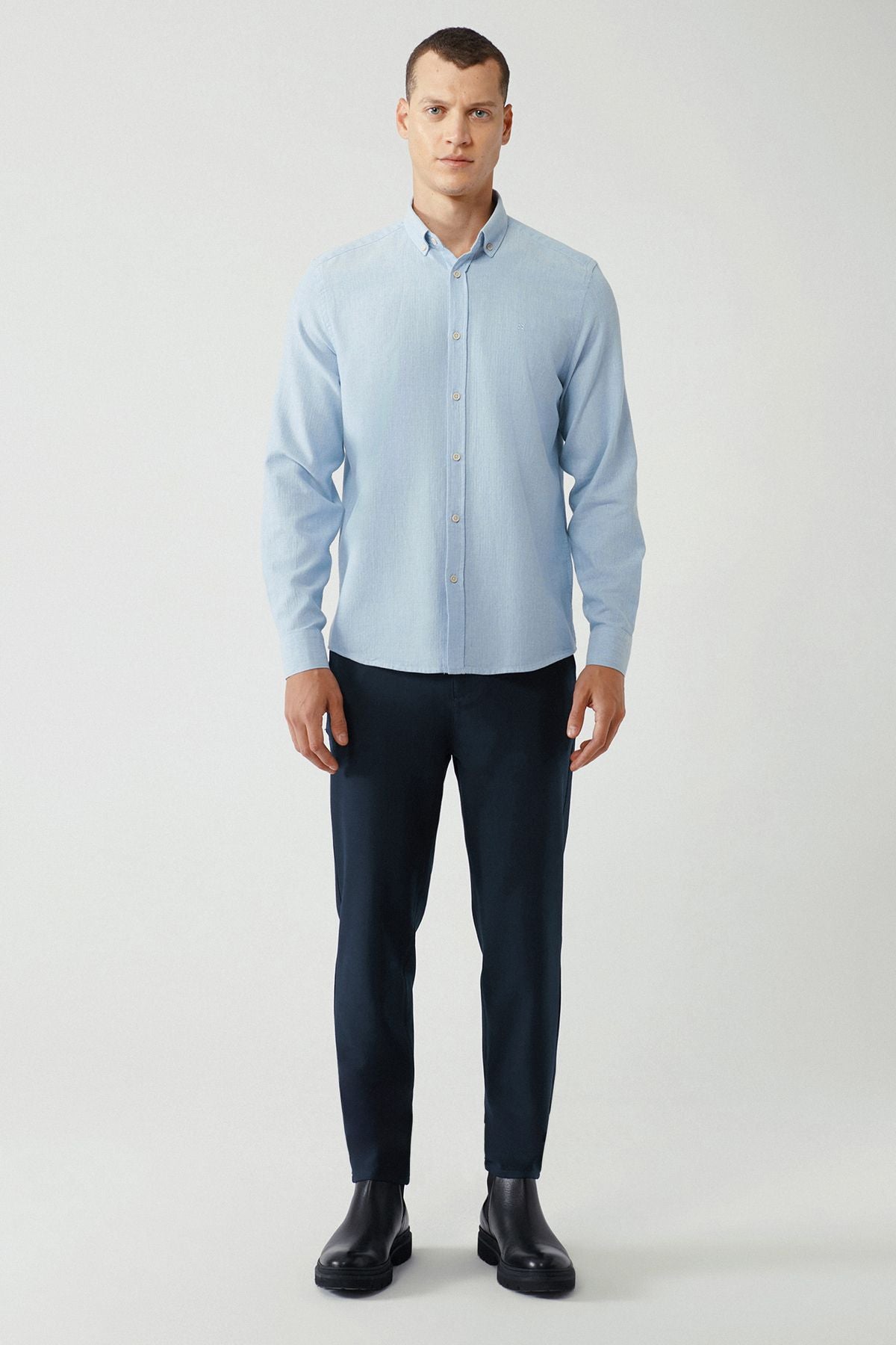 Men's light blue button collar 100 %cotton shirt B002033