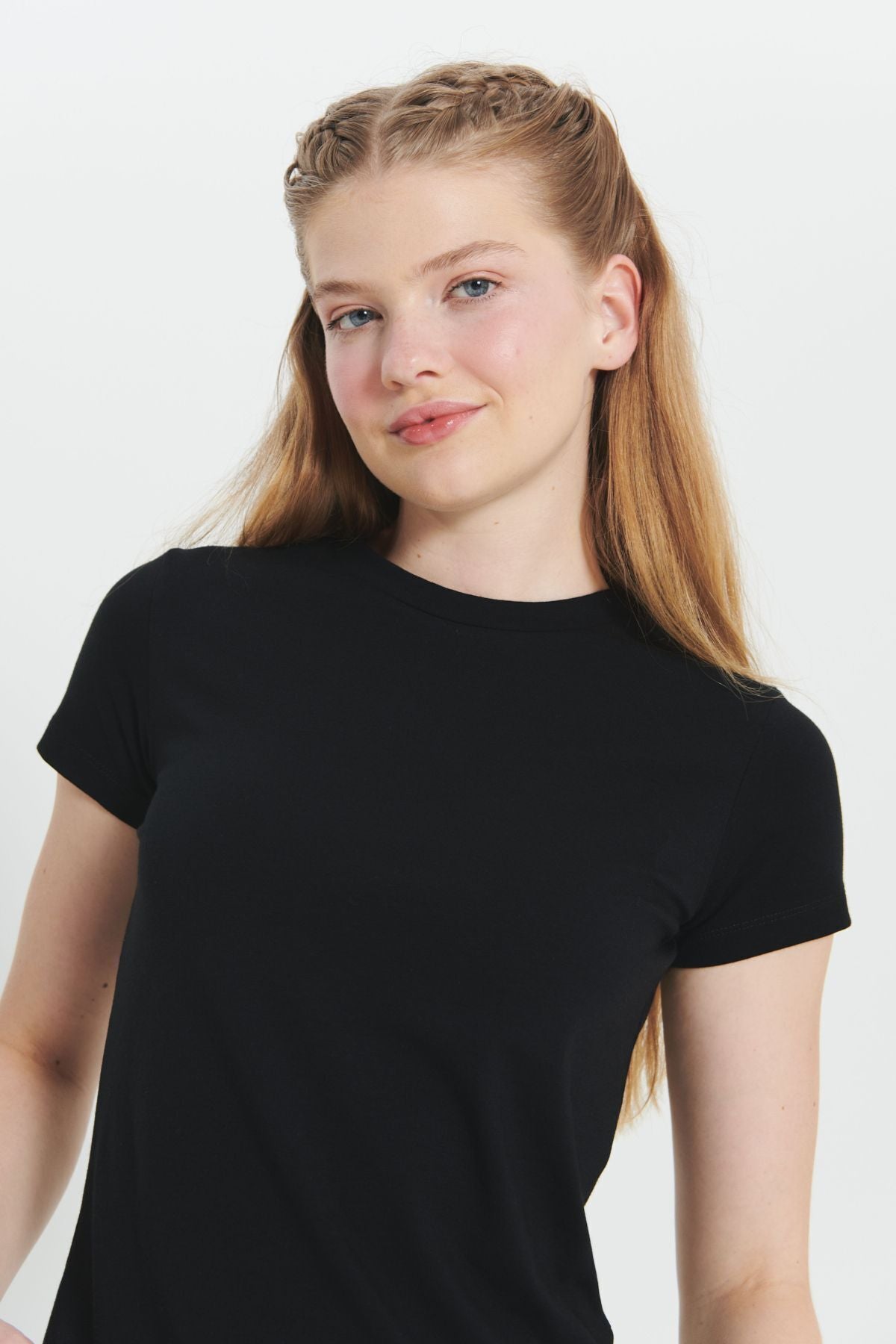 Female black slim fit narrow cut cotton flexible bike collar t -shirt