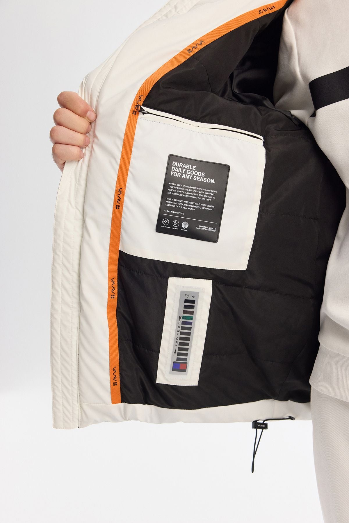 Men's white hooded water repulsive windproof swelling coat A42y6105