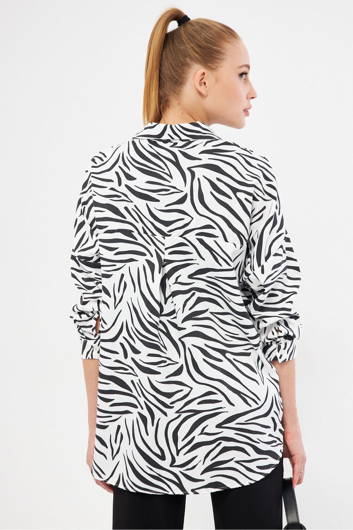 Woman Black Zebra Pattern Oversize Long Basic Shirt ARM-221145