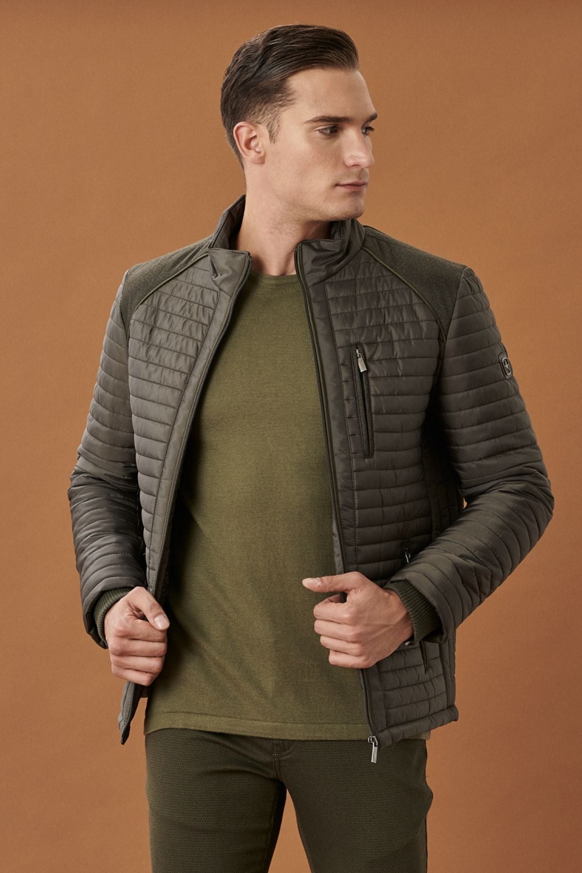 Men's Khaki standard fit normal cut upright collar shoulder shoulder detailed winter coat