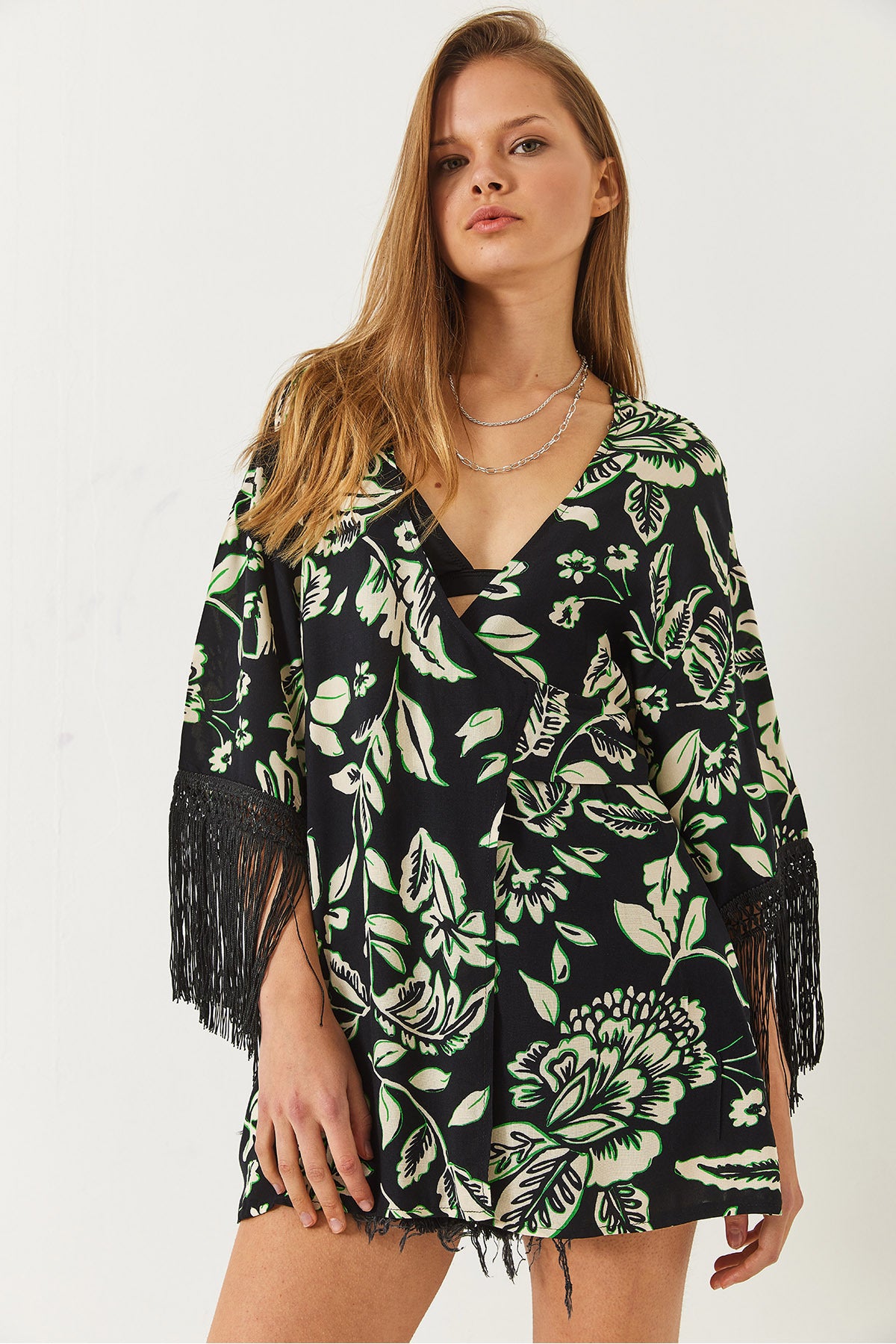 Women's Tassel Detailed Tied Patterned Short Viscose Kimono 60261497