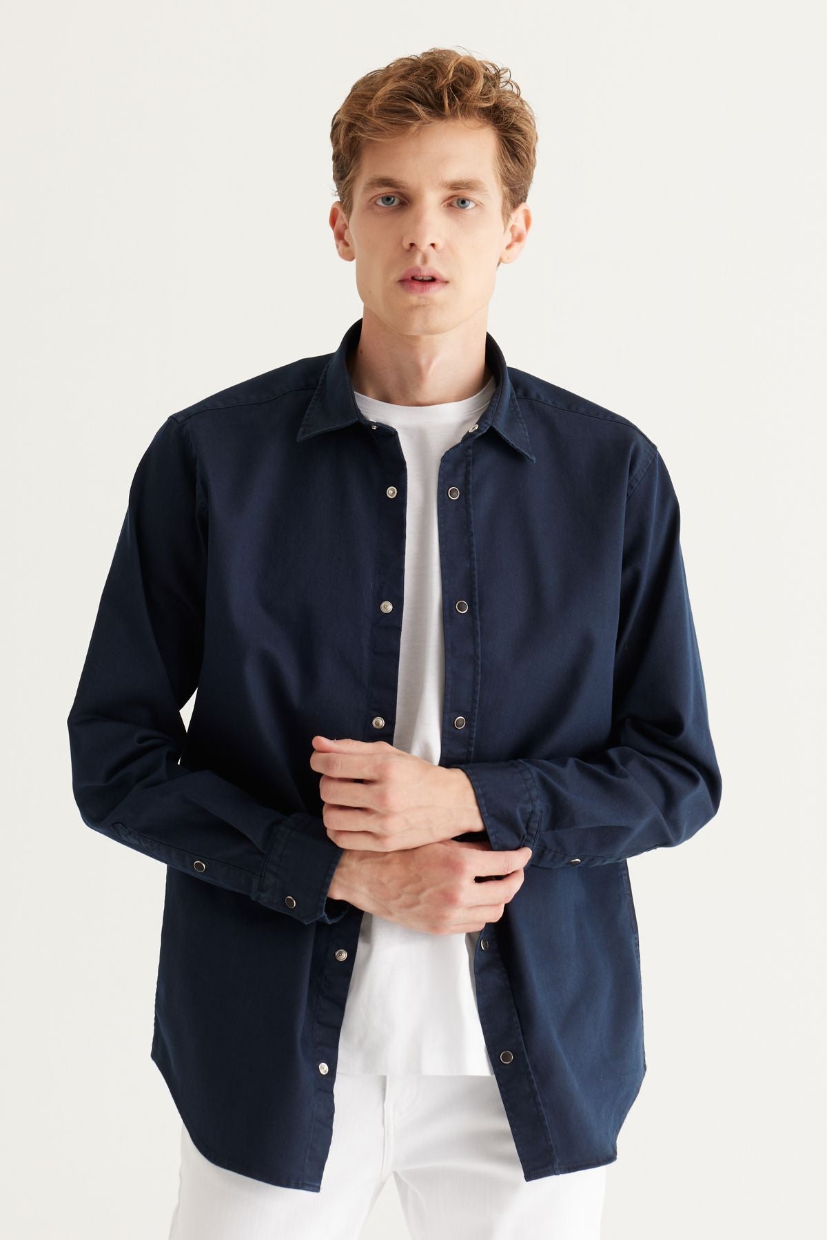 Men's navy blue comfort fit comfortable cut cotton diagonal patterned shirt