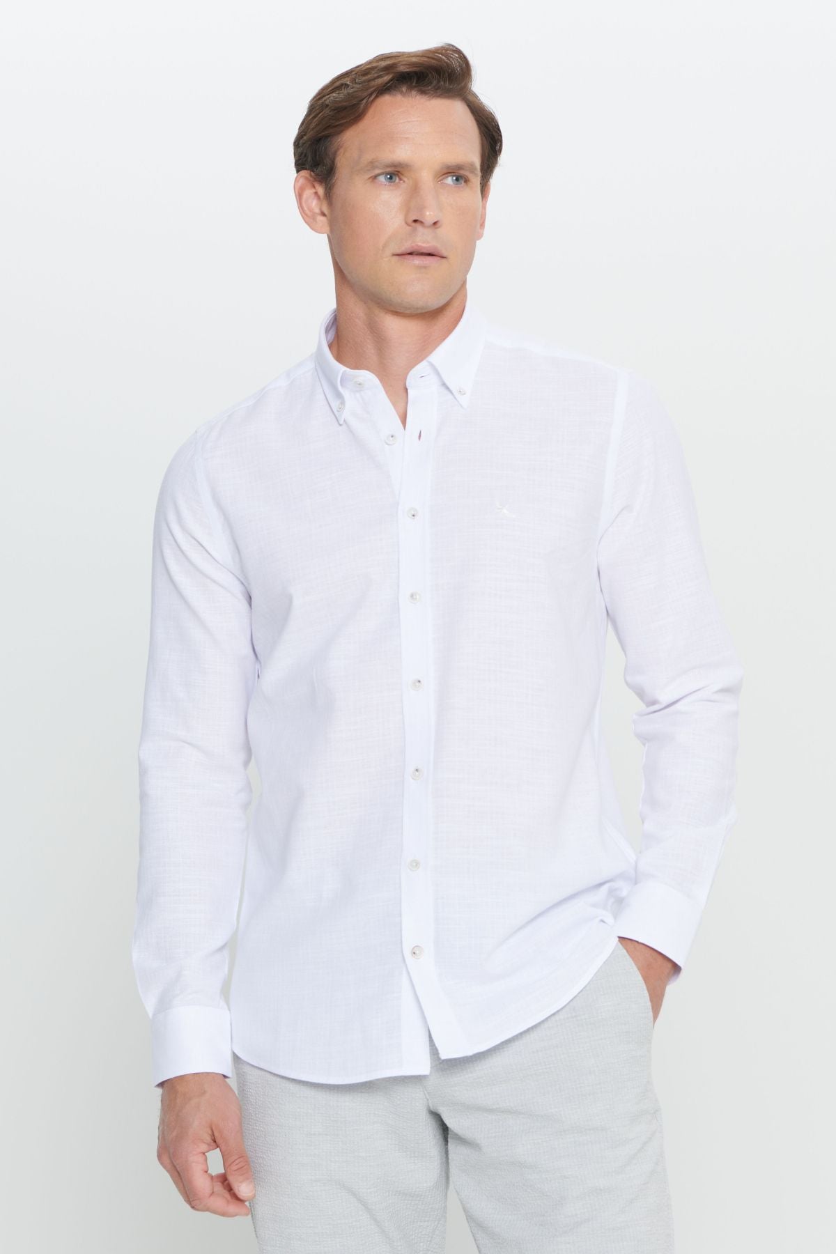 Men's white slim fit narrow cut button button with collar striped pennant shirt