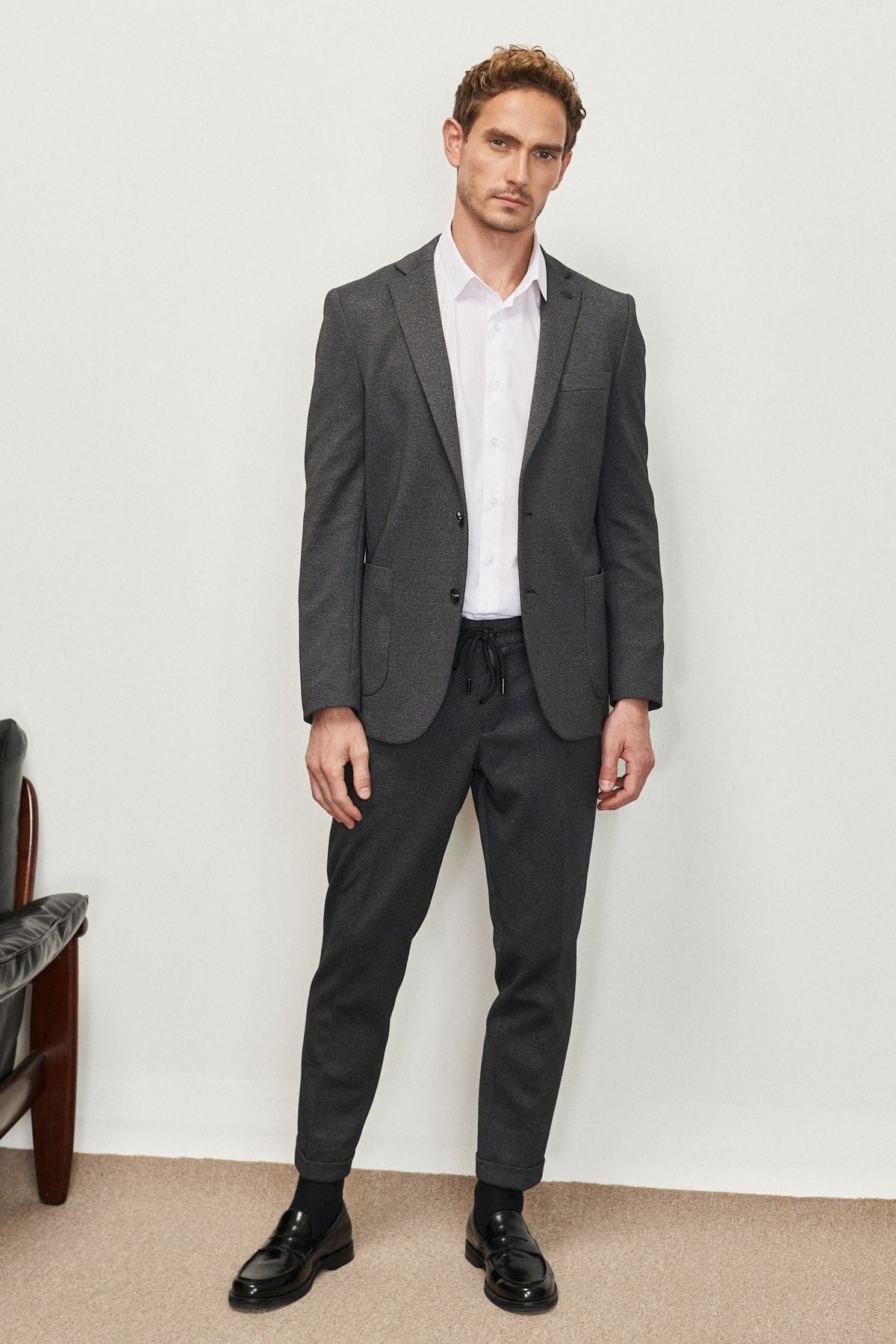 Men's anthracite extra slim fit narrow cut swallow collar diagonal patterned suit suits