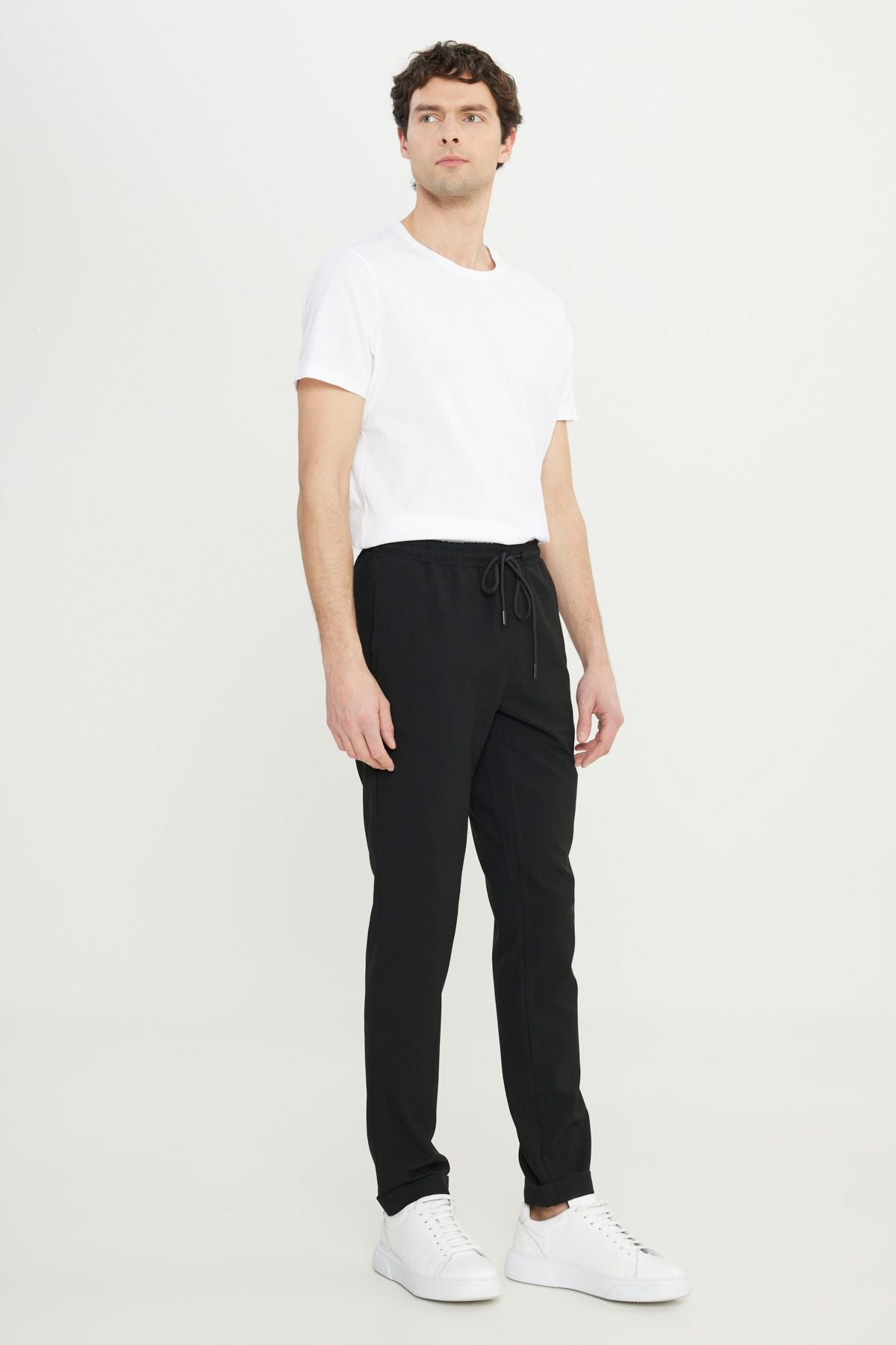Men's black slim fit comfortable cutting waist tied side pocket jogger pants