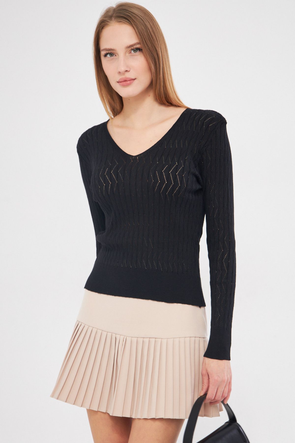 Woman Black V-Neck Perforated Knitwear Sweater Arm-25k012012