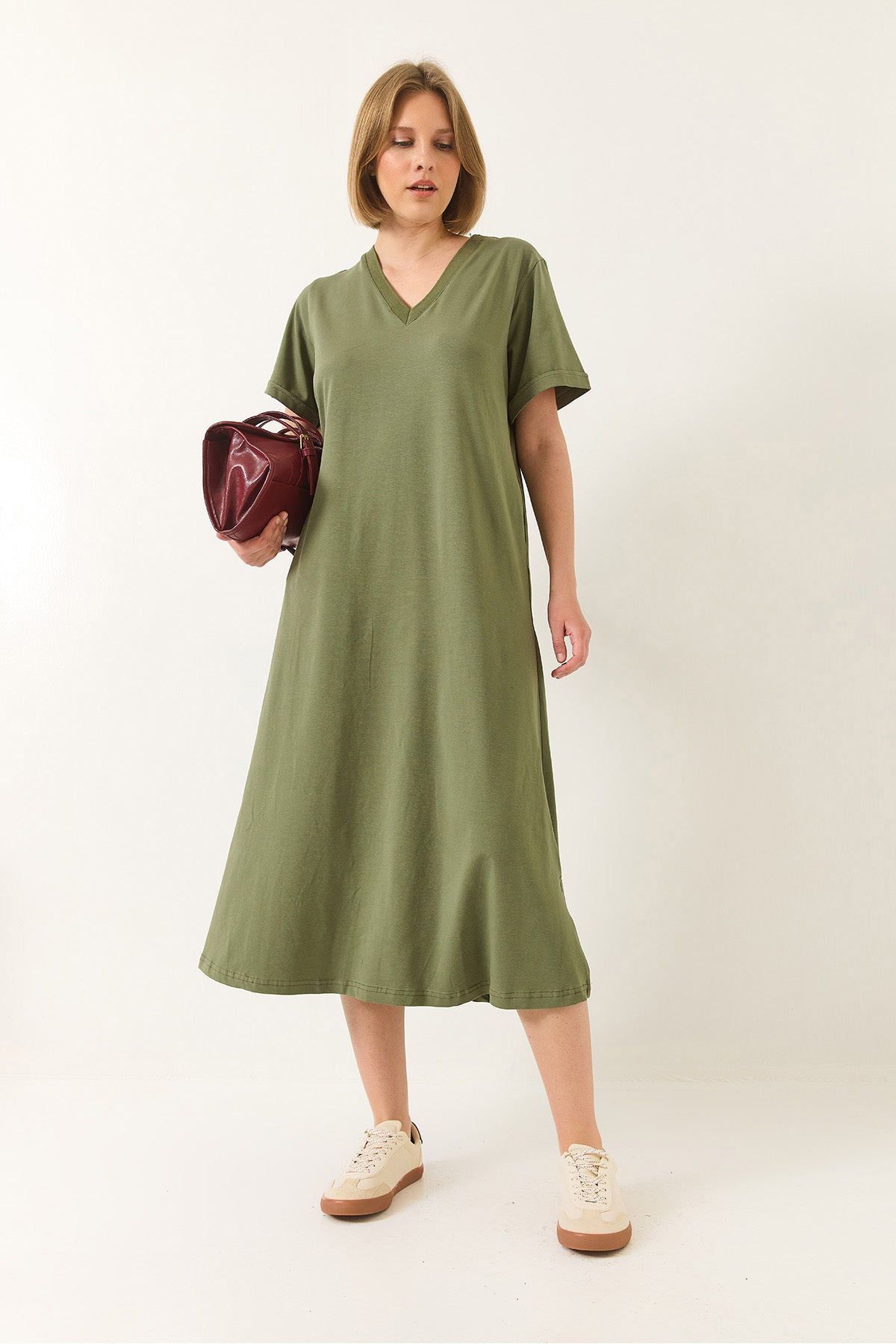 Women's V-Neck Short Sleeve Pocket Detailed Long Basic Dress 60283193