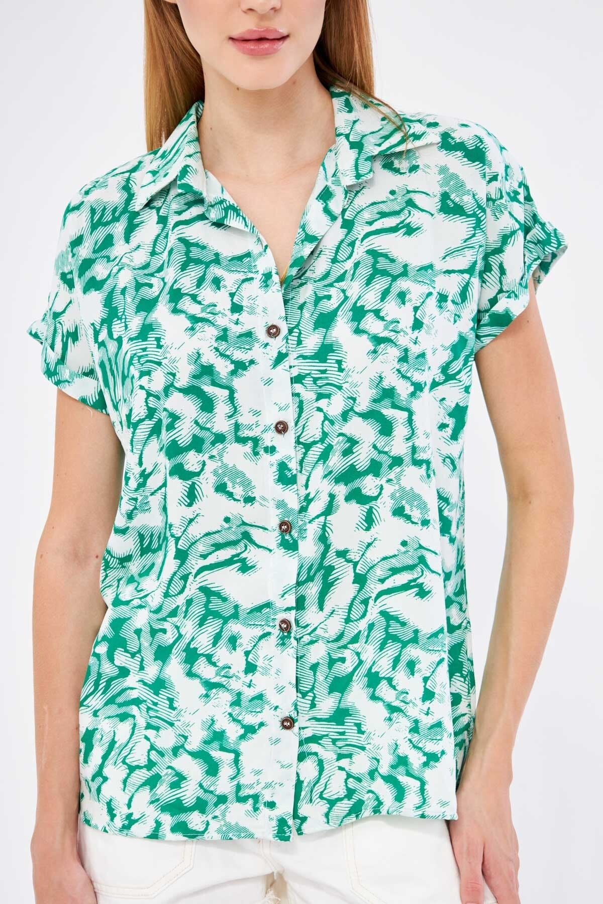 Female grass green patterned short sleeve shirt ARM-221052