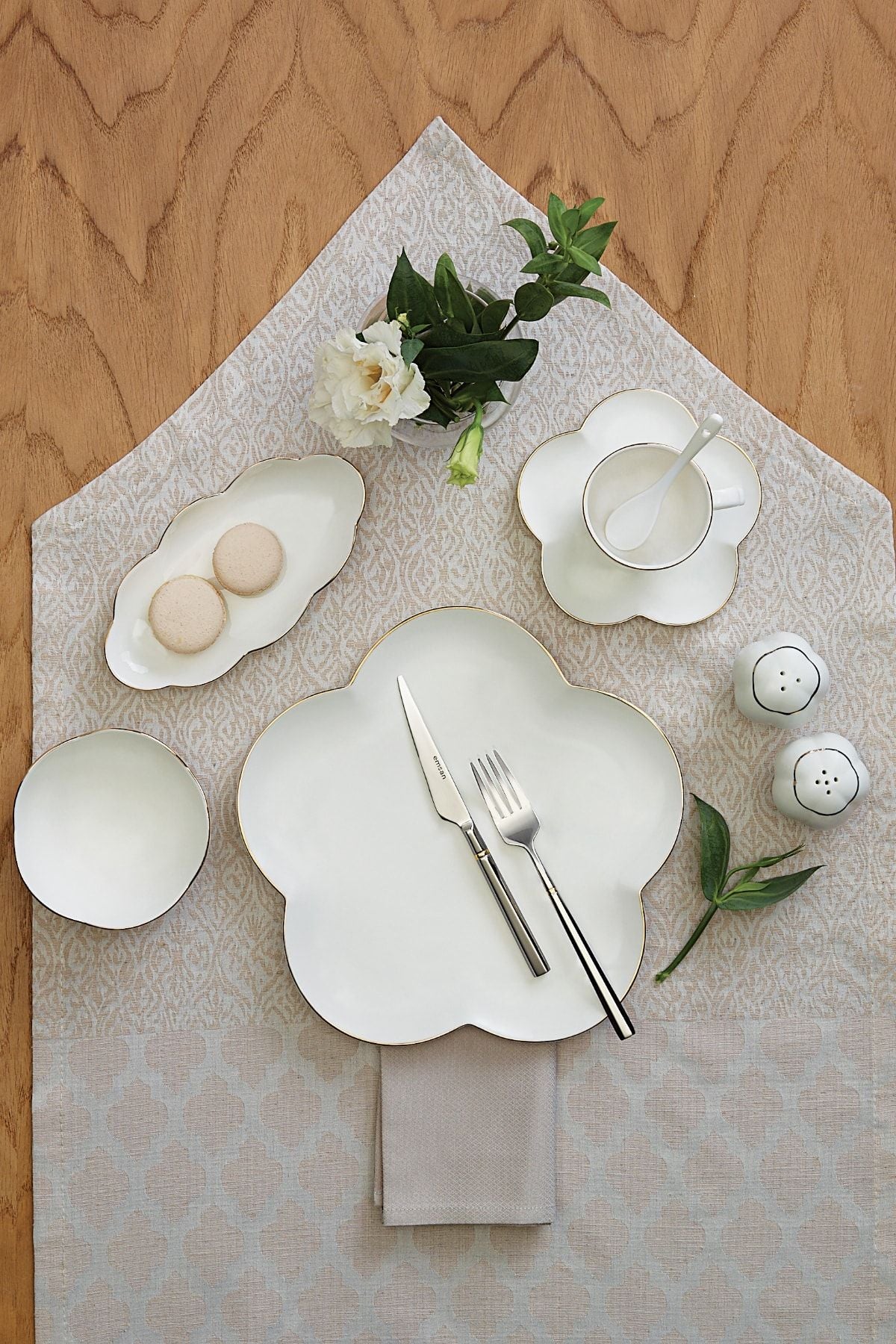 Flower 32 Piece Porcelain Breakfast Set for 6 people