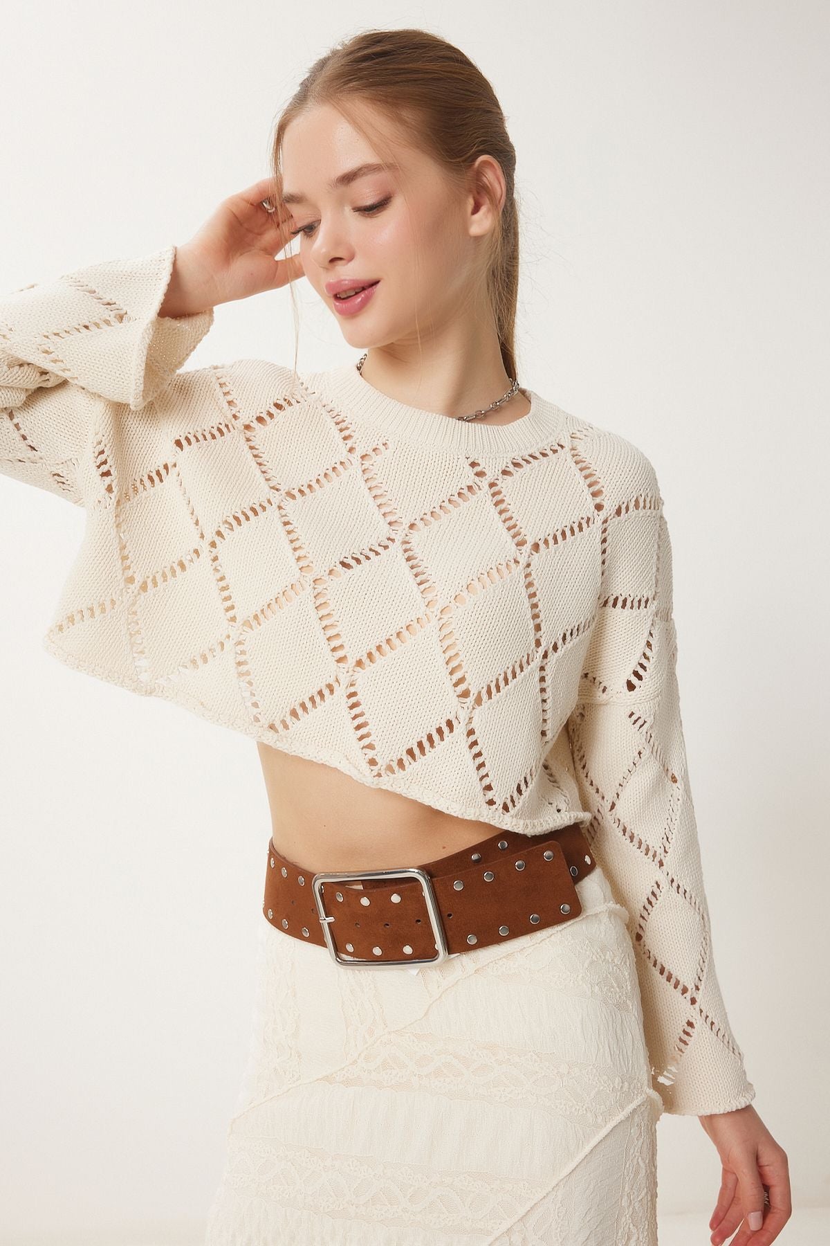 Women's Cream Spanish Arm Outline Crop Knitwear Sweater DM00105