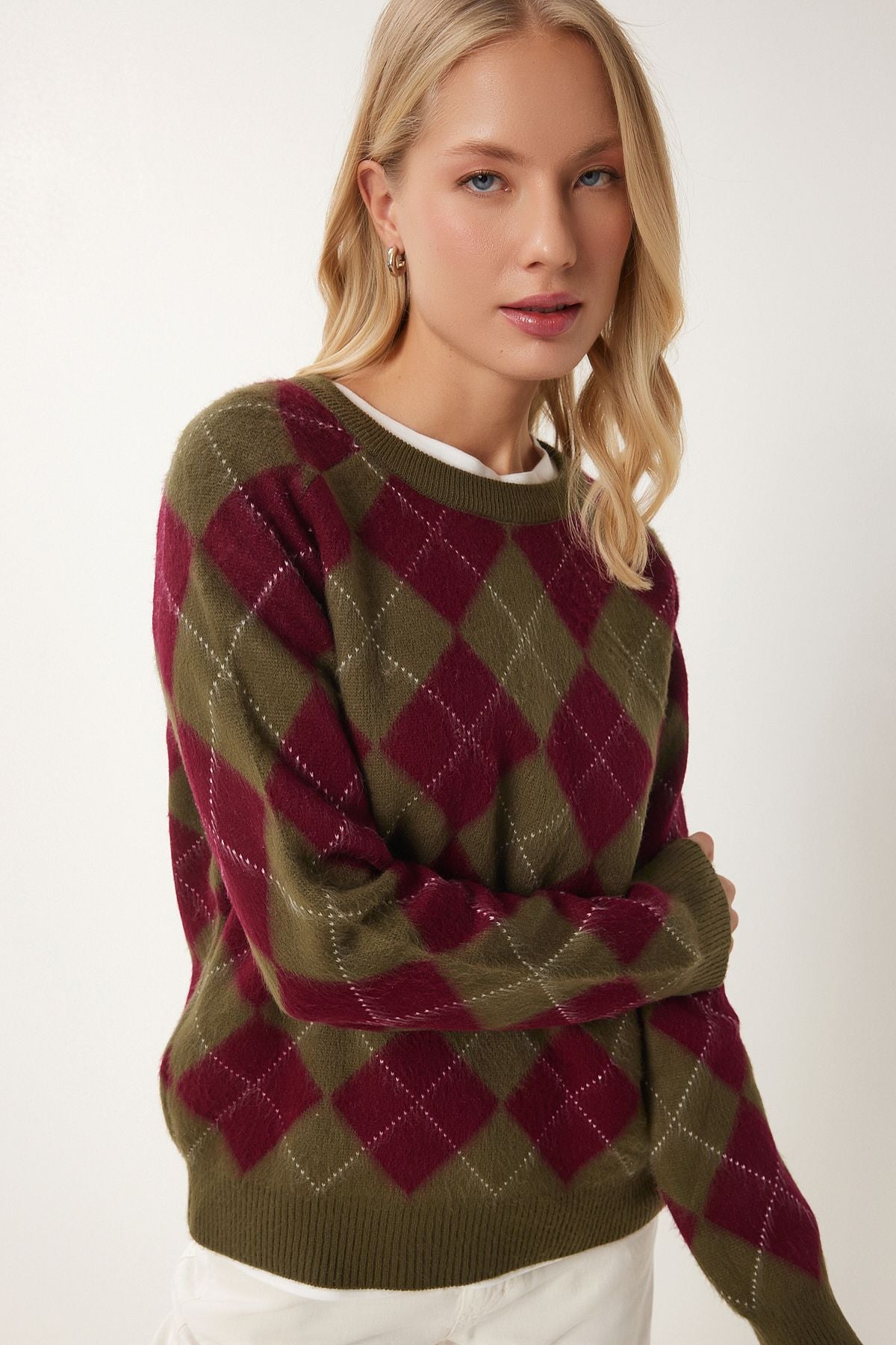 Female Green Bordeaux Baklava Patterned Soft textured knitwear sweater PF00108