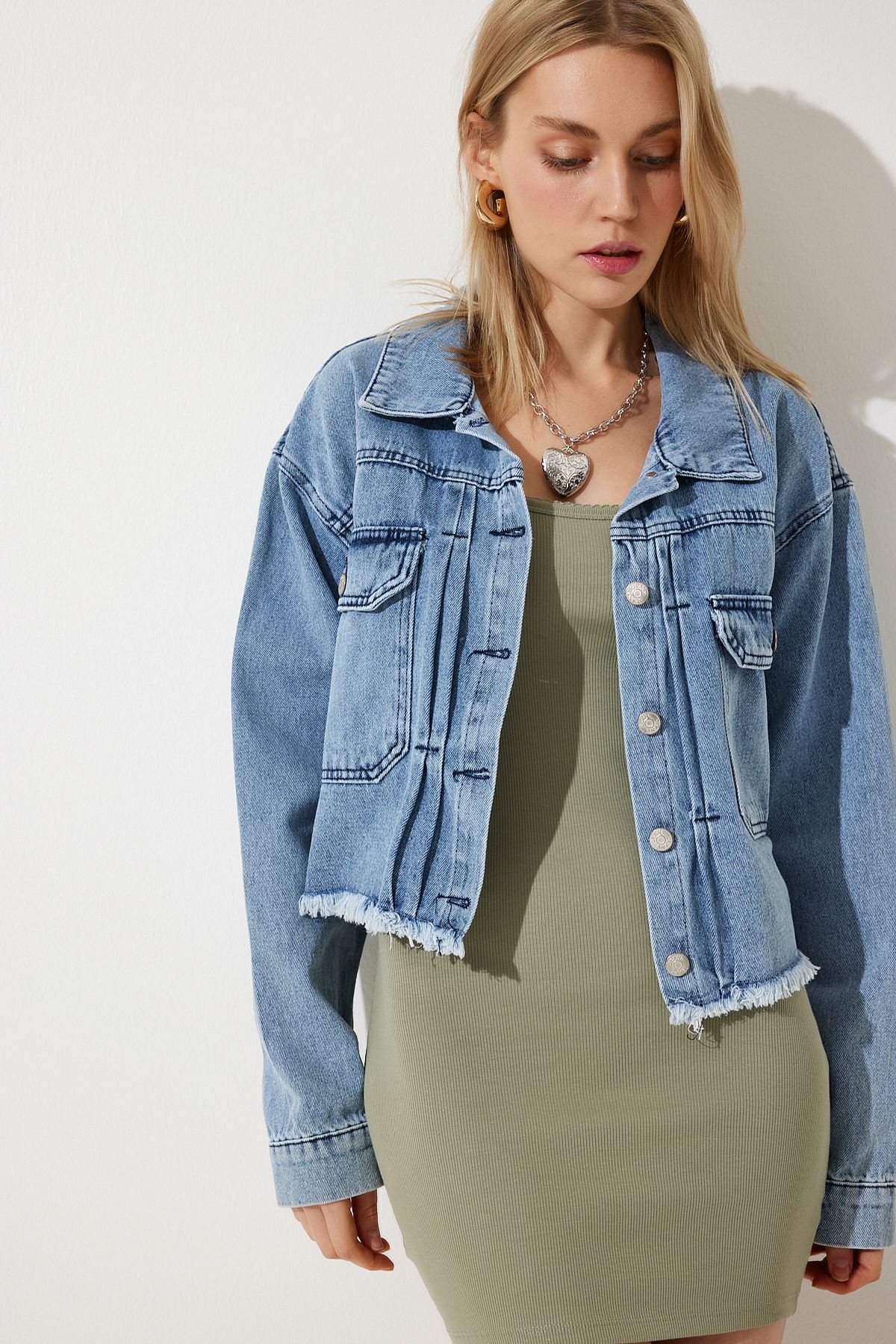 Female Medium Blue Wide Pocket Edges Seamless Denim Jacket RV00188