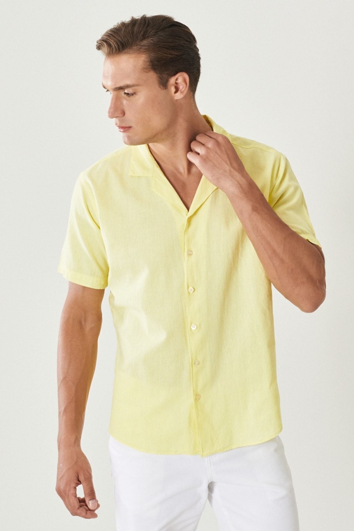 Men's yellow linen comfort fit comfortable cut mono collar short sleeve flat shirt