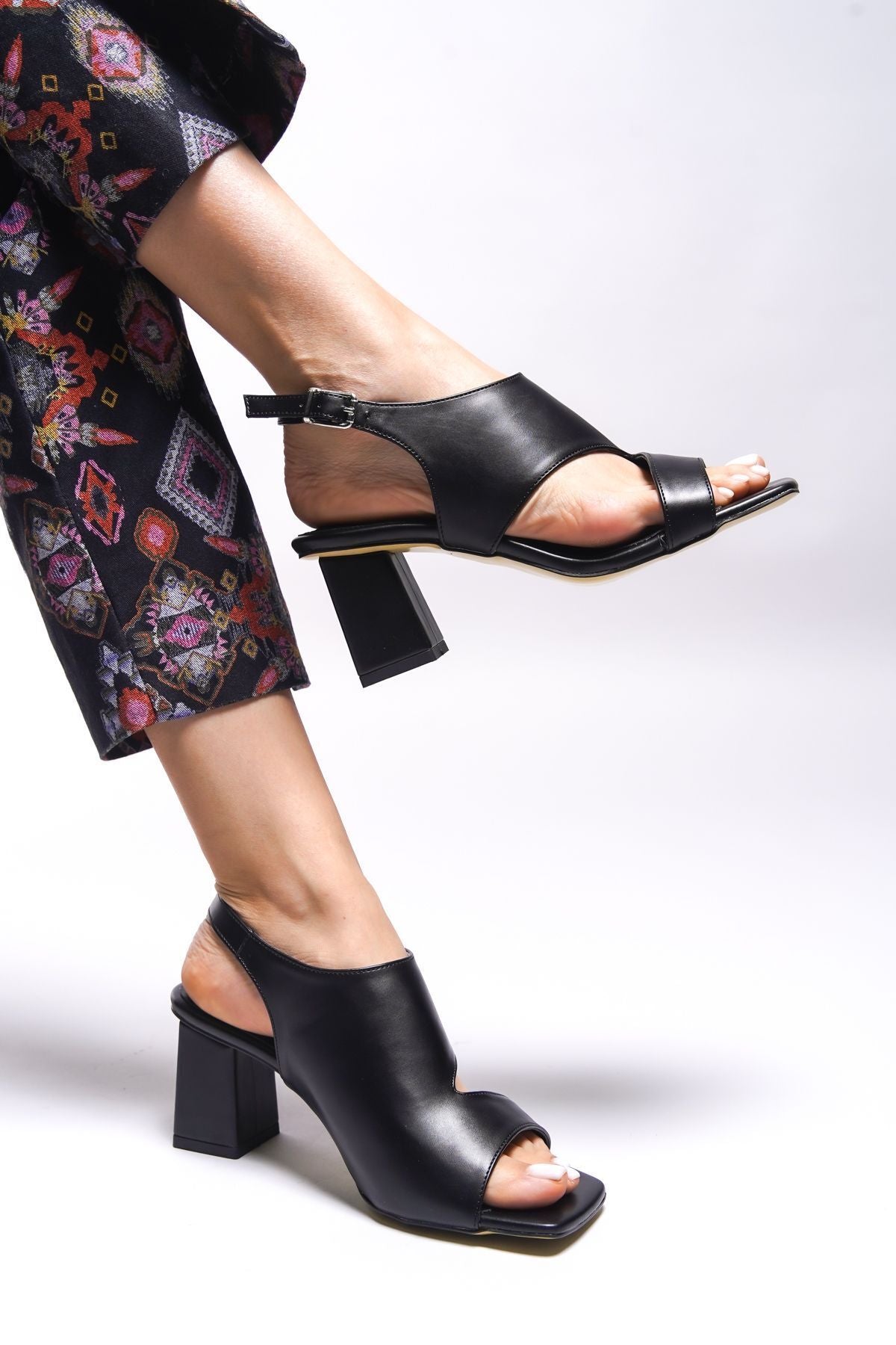 Kreeseic Woman Heels Sandals 001273 Black