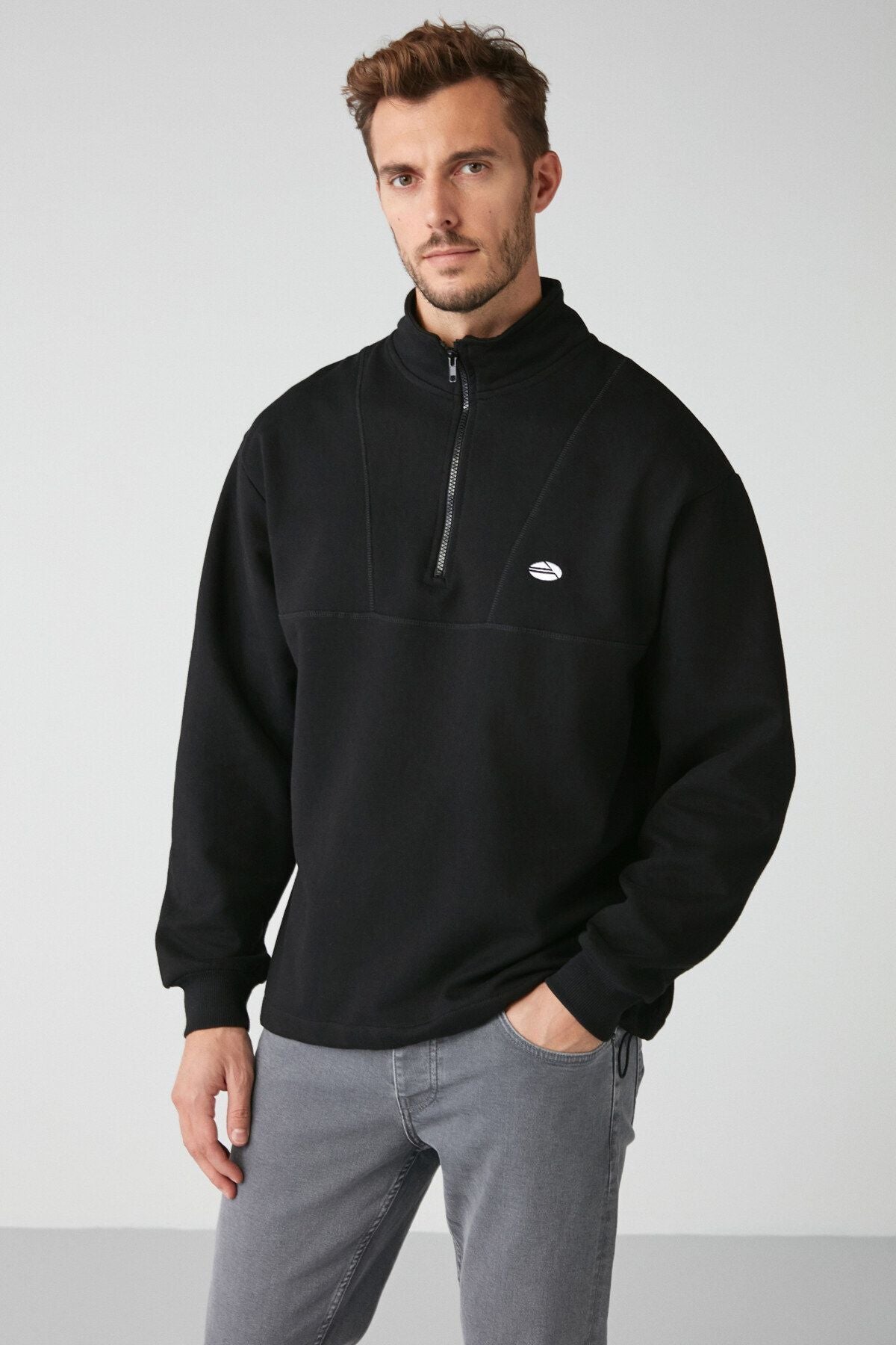 Rediant Men's half -zipper with steep -collar embroidery black sweatshirt