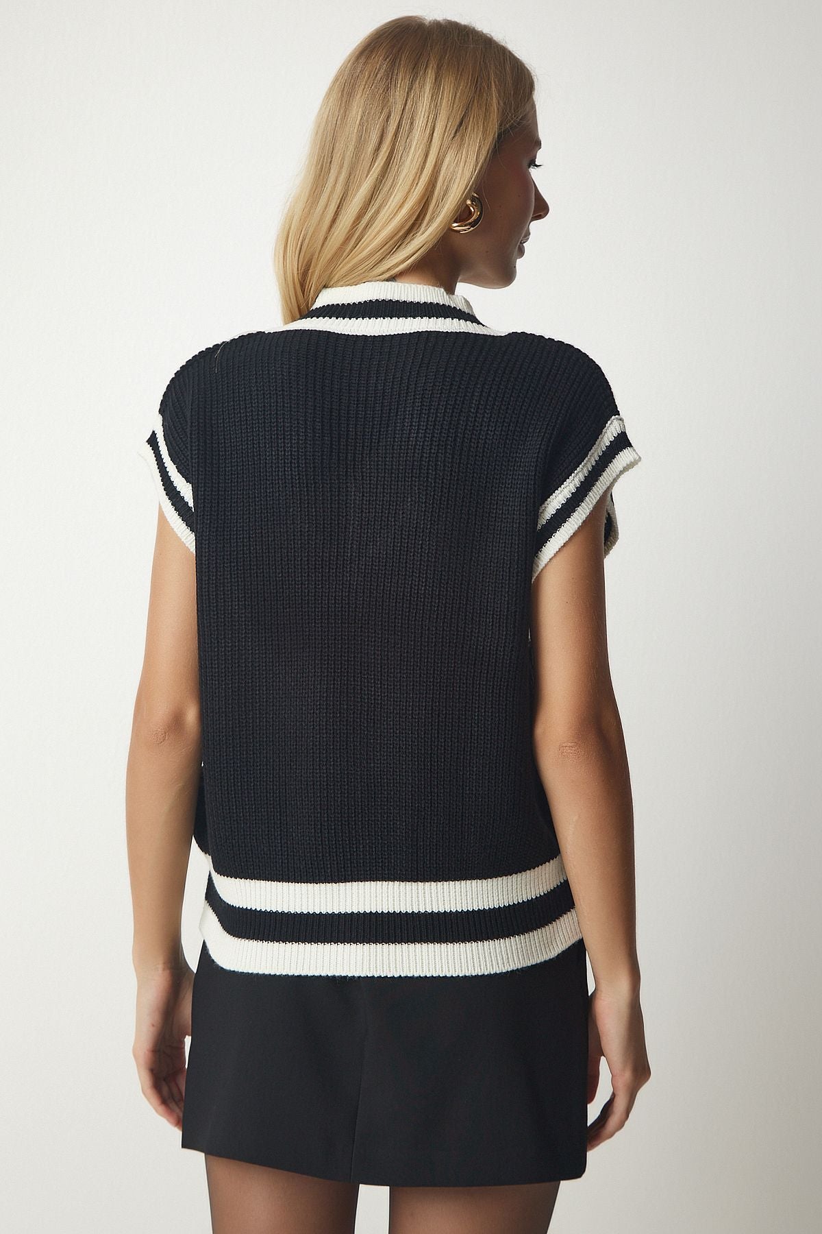Female black ecru strip detailed overwhell knitwear sweater pf00013