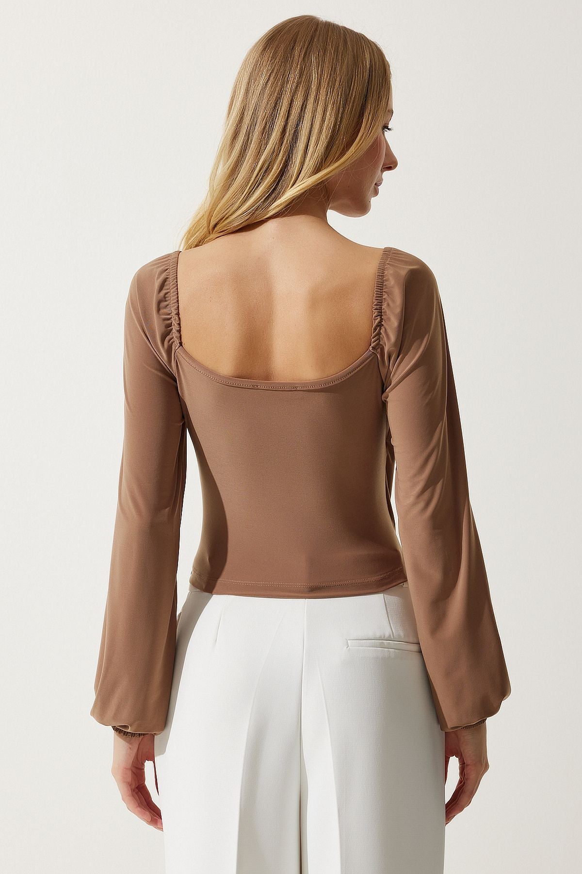 Woman Dark Beige Elastic Balloon Sleeze Sandy Knitting Blouse FF00154