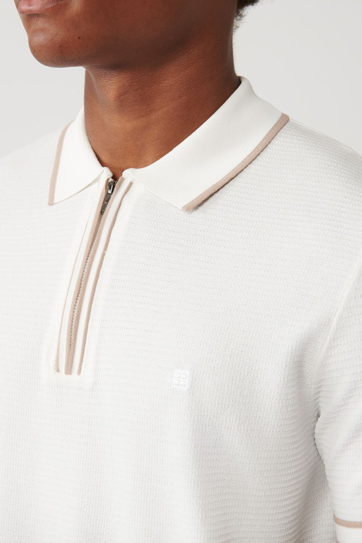 Men's ecru zipper texture rayon polo collar knitwear T-shirt A41y5002