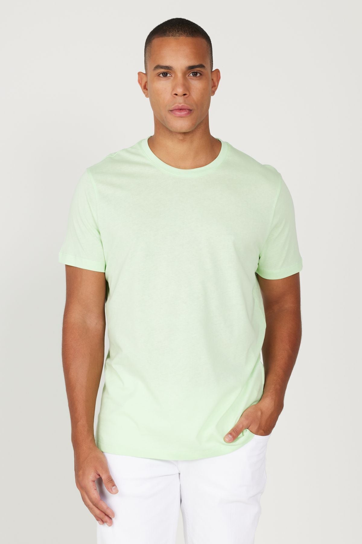 Men's light green slim fit narrow cut 100 %cotton bike collar Basic T -shirt