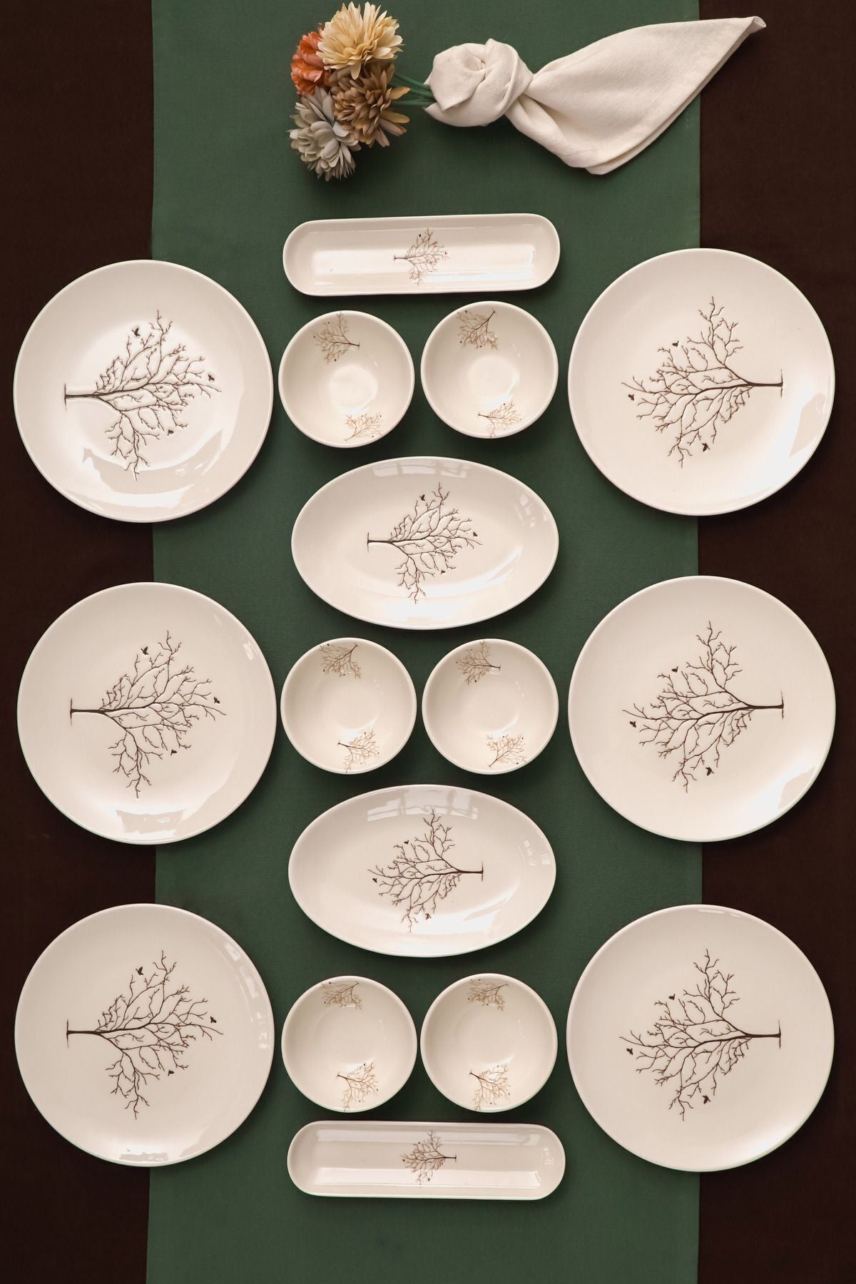 Life Tree 16 Piece 6 Person Porcelain Breakfast Set