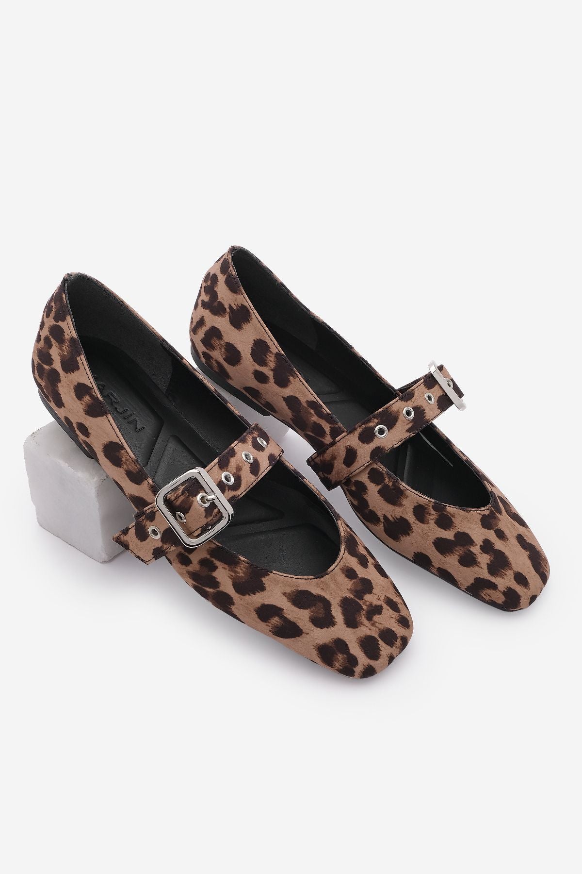 WOMEN'S BUY NOSE HRKED DAILY BALL FLAT RIVES LEOPAR