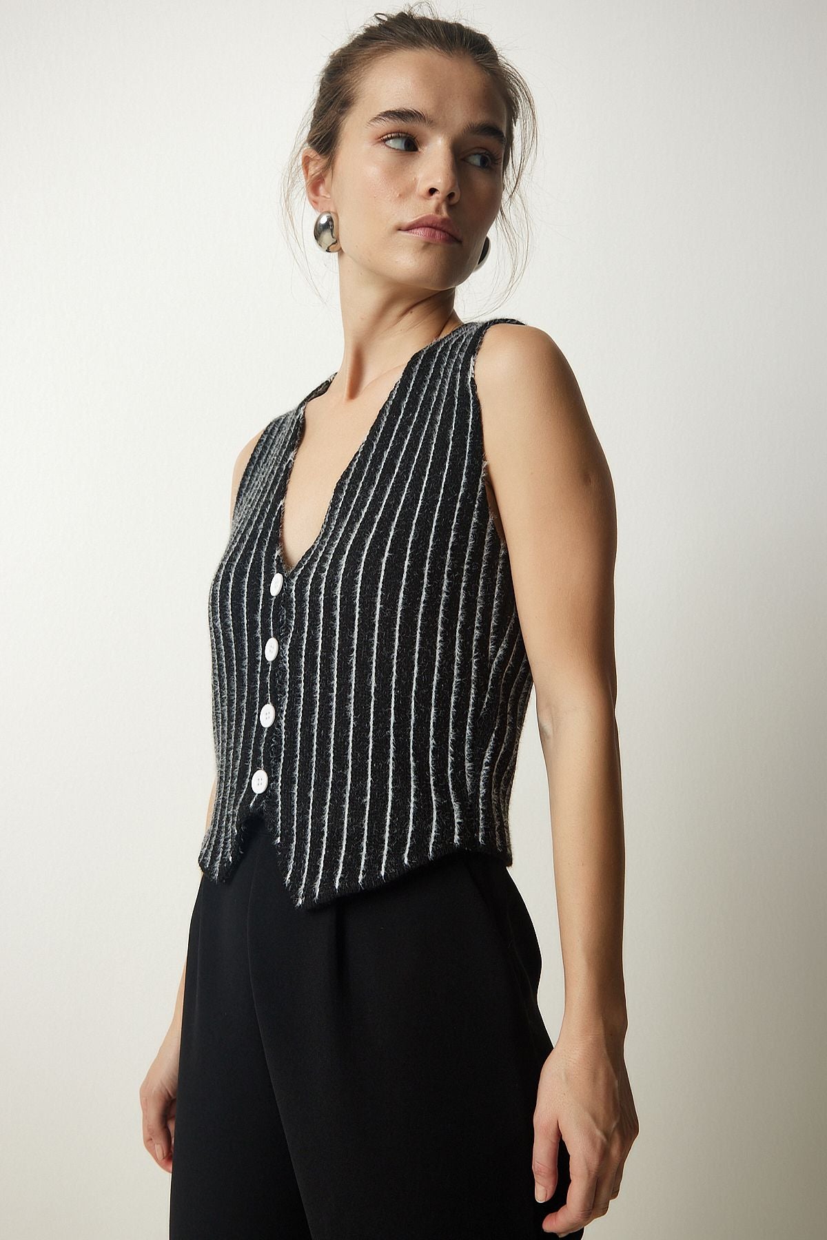 WOMEN BLACK striped Reddon Knitwear Vest WF00058