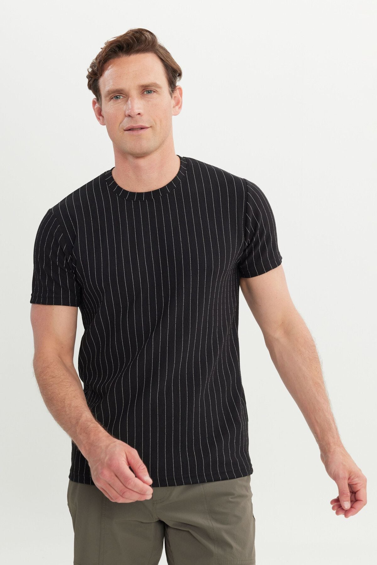 Men's black slim fit narrow cut bicycle collar flexible t -shirt
