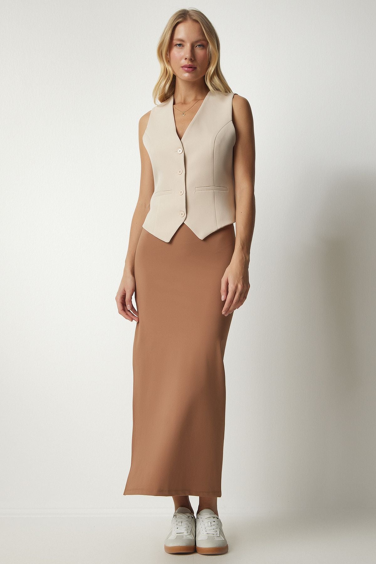 Female Biscuit Slit Woven Midi Knitting Skirt UB00184