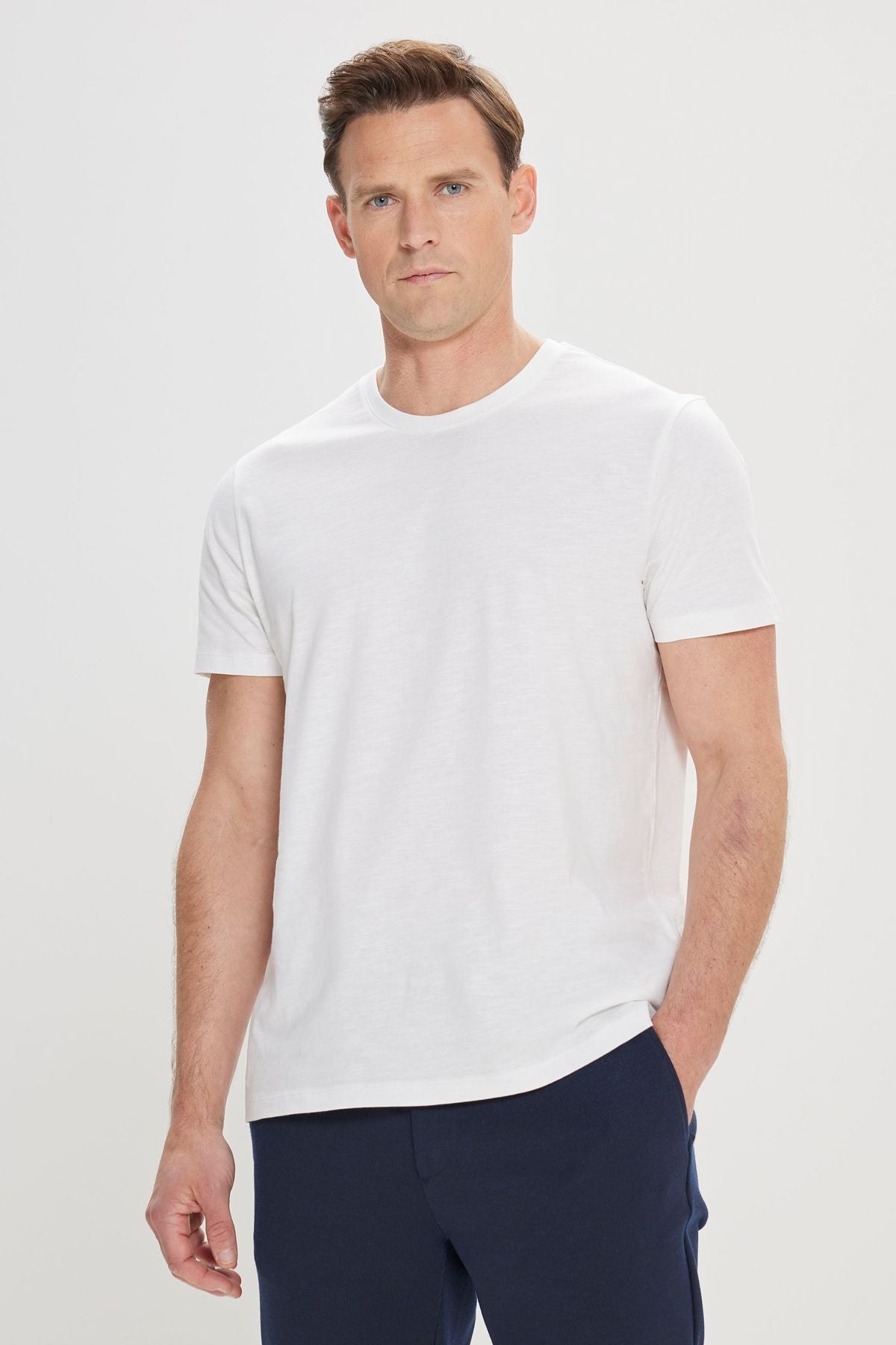 Men's white slim fit narrow cut 100 %cotton bike collar t -shirt