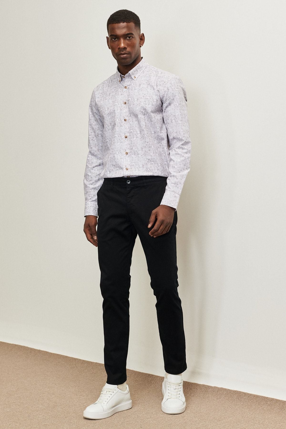 Men's black slim fit narrow cut flexible chino pants