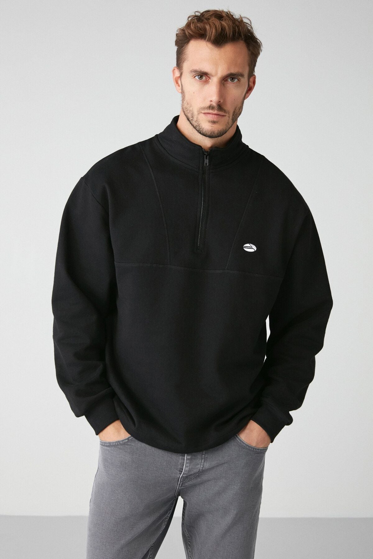 Rediant Men's half -zipper with steep -collar embroidery black sweatshirt