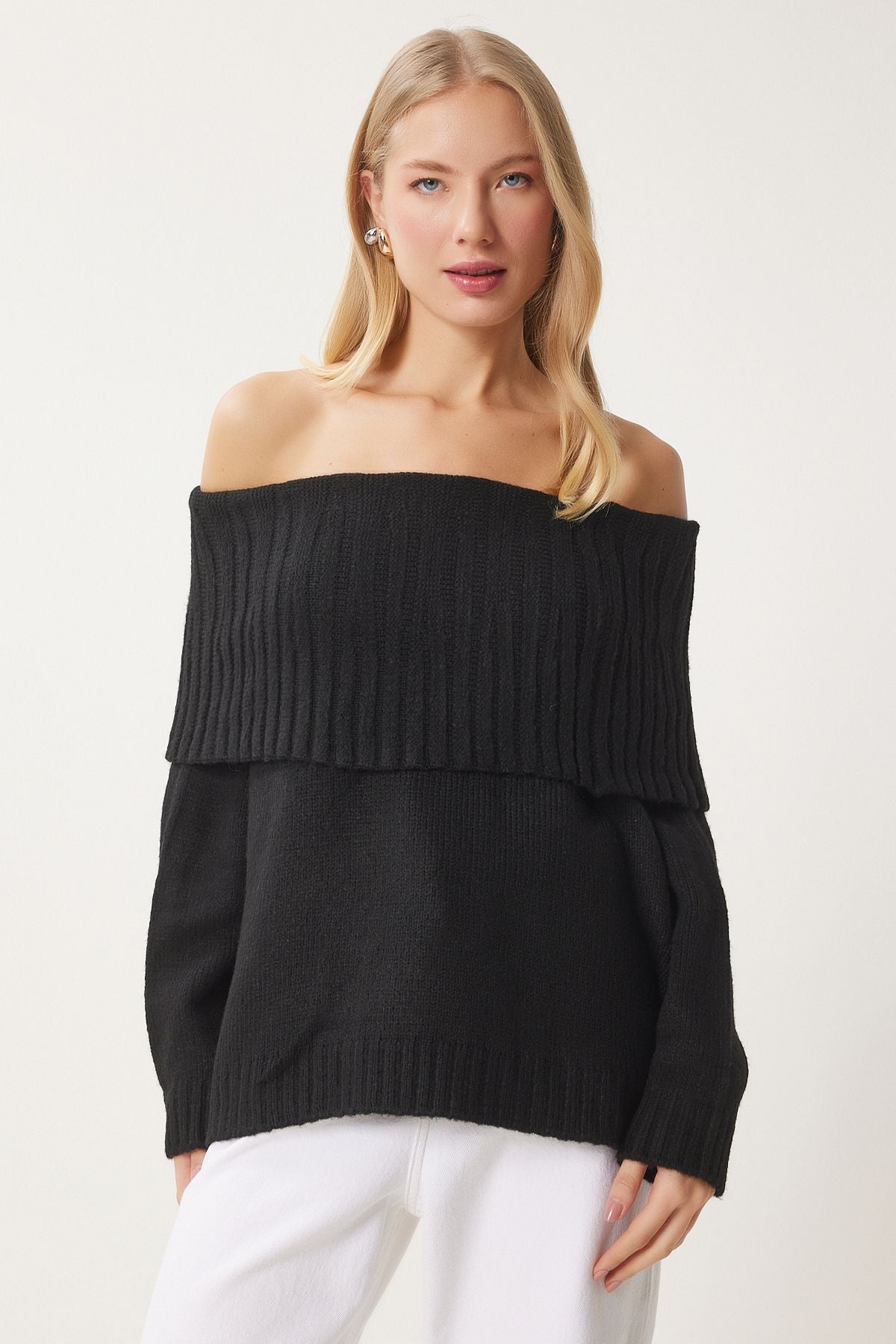 Female black madonna collar knitwear sweater MT00156